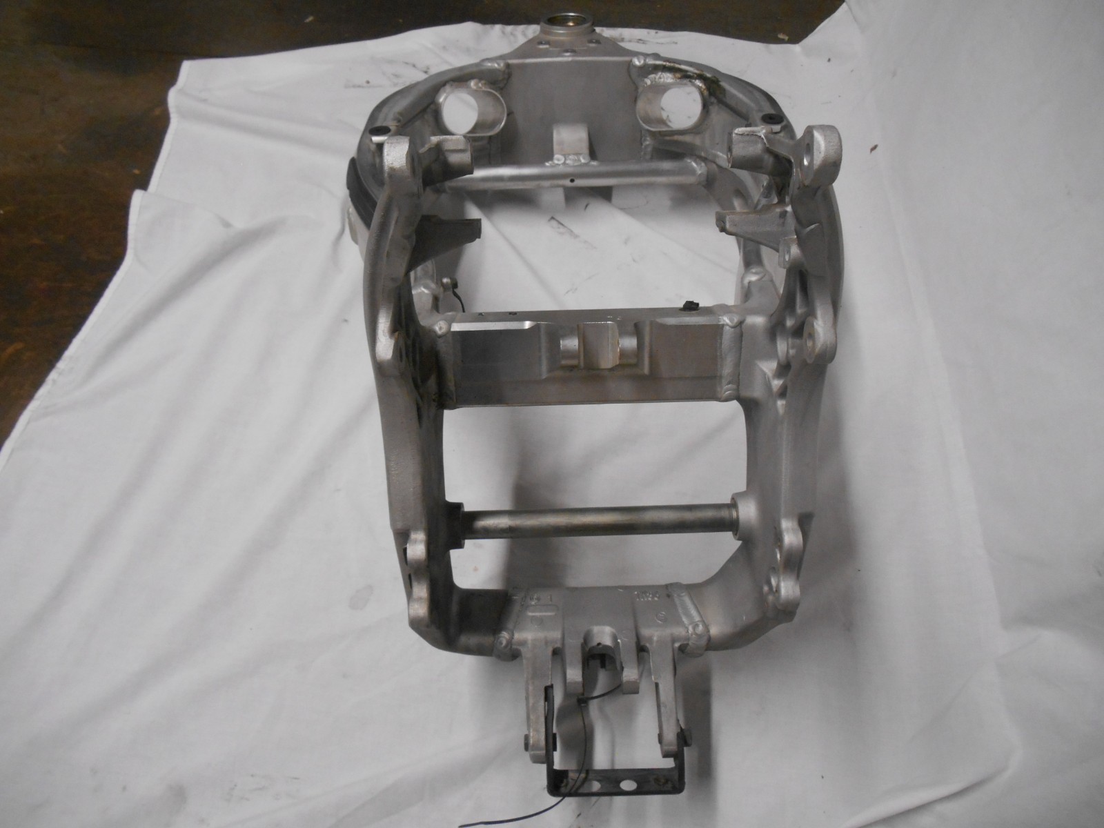2006 Suzuki GSX1300R Hayabusa GSXR 1300 Gen 1 Busa OEM Main Frame Chassis 99-07