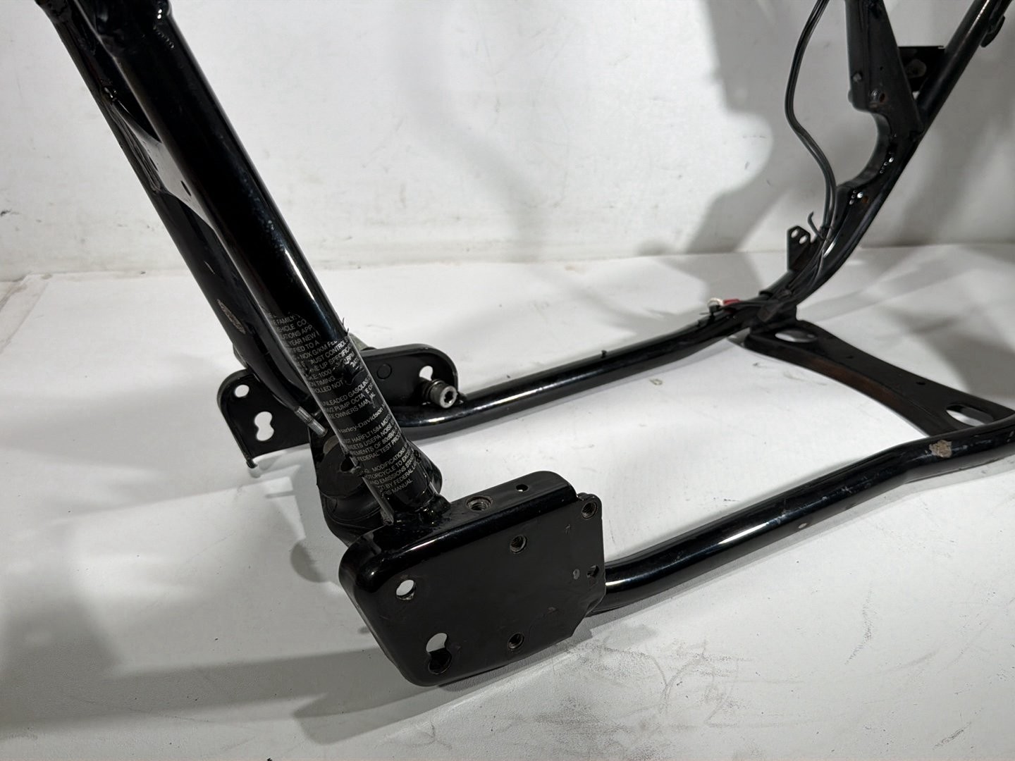 2007 Harley Road King Touring FLHR OEM Body Main Frame Chassis SLVG