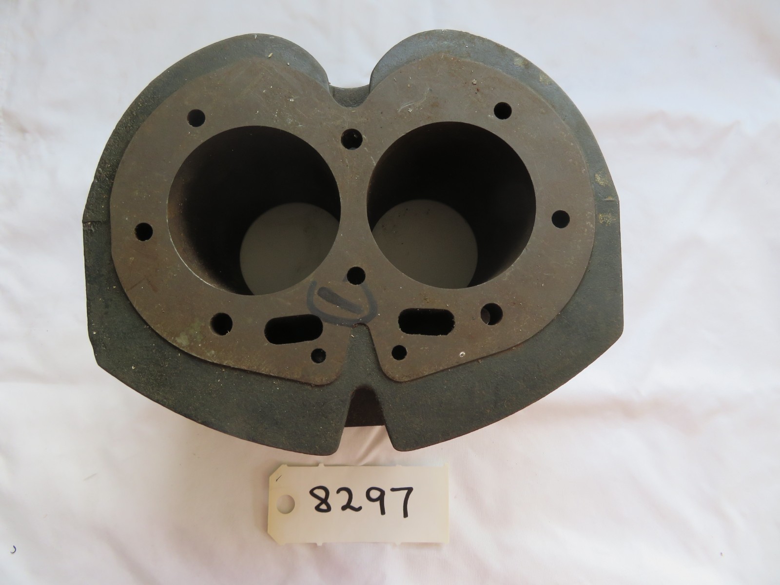 8297A – BARREL – NORTON COMMANDO 850CC – UNFINISHED – NEW OLD STOCK – CAST IRON