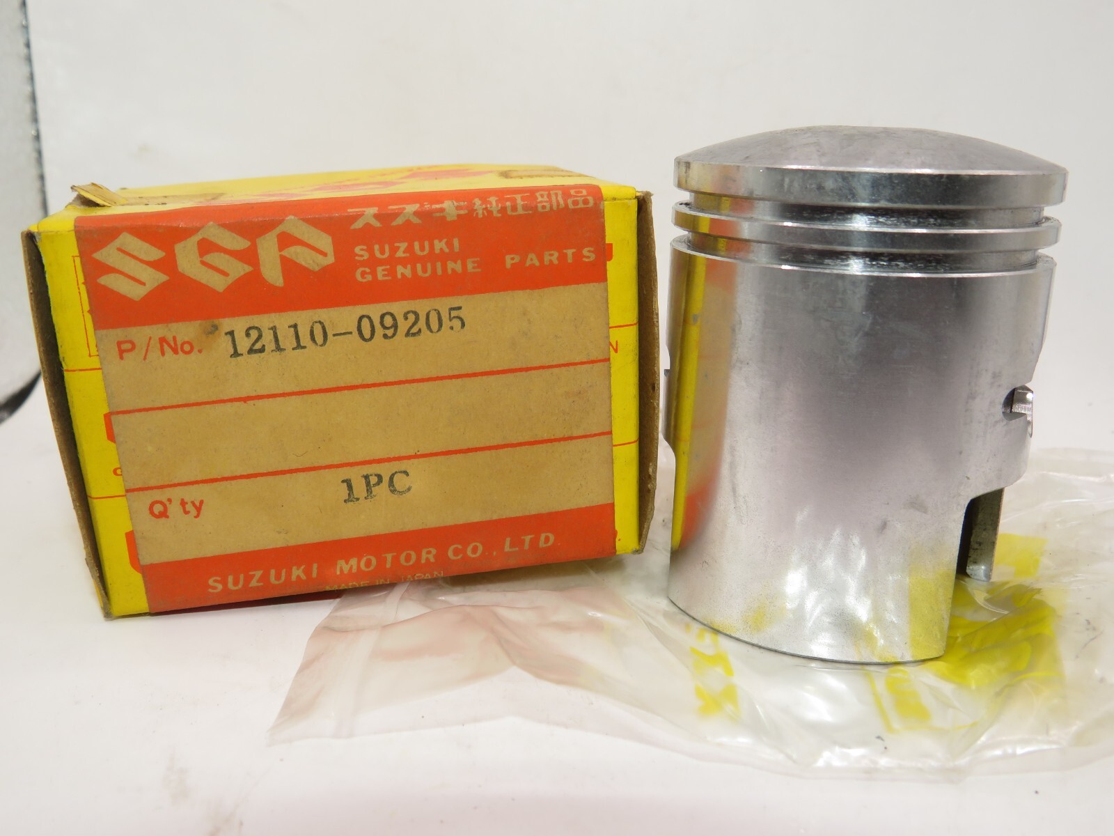 NOS Suzuki S32 150 Olympian 1965-1968 Genuine Standard Bore Piston 12110-09205