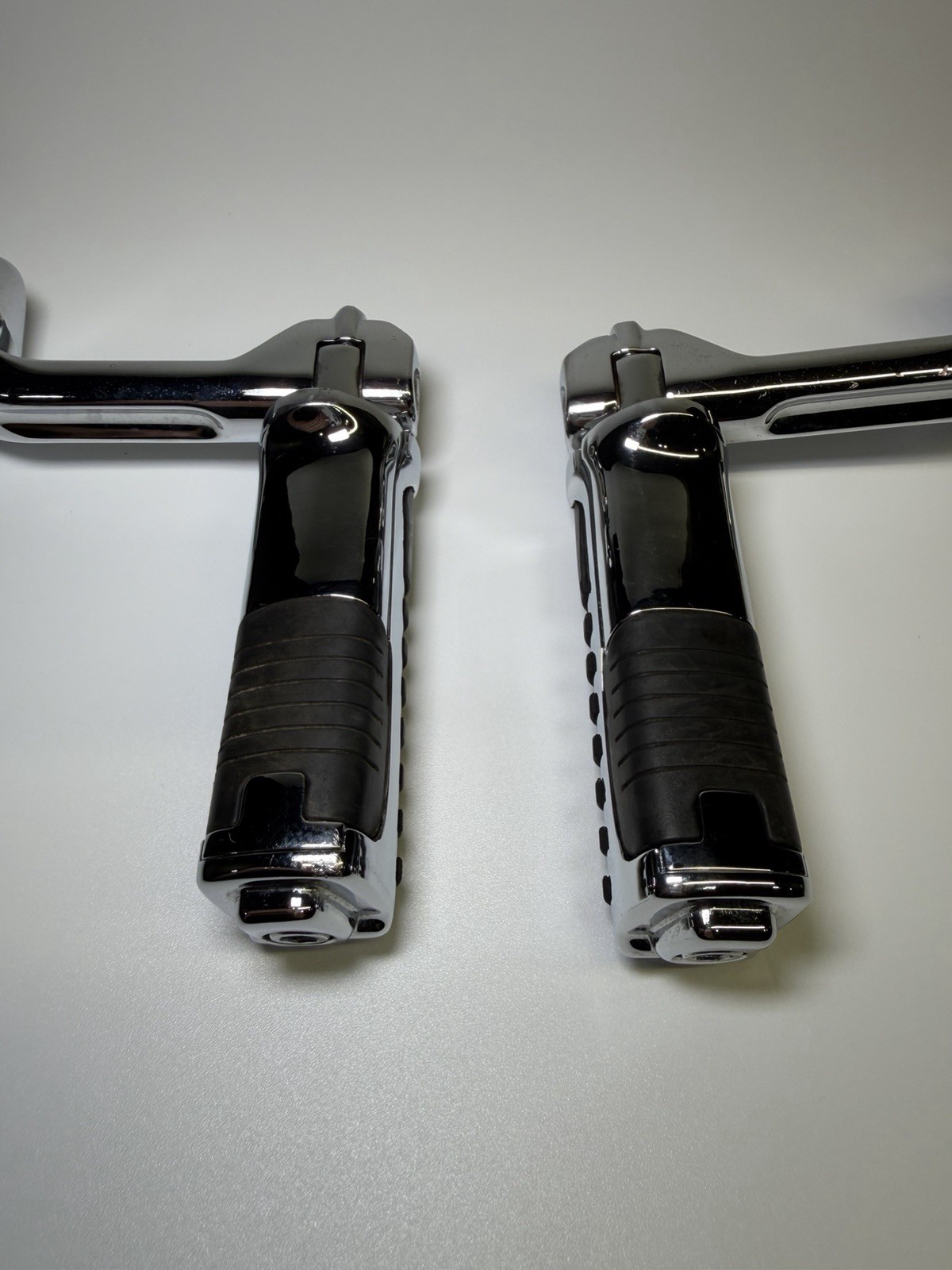 Harley 360 Degree Chrome Highway Peg Mounts W/ Harley X2 Footpegs