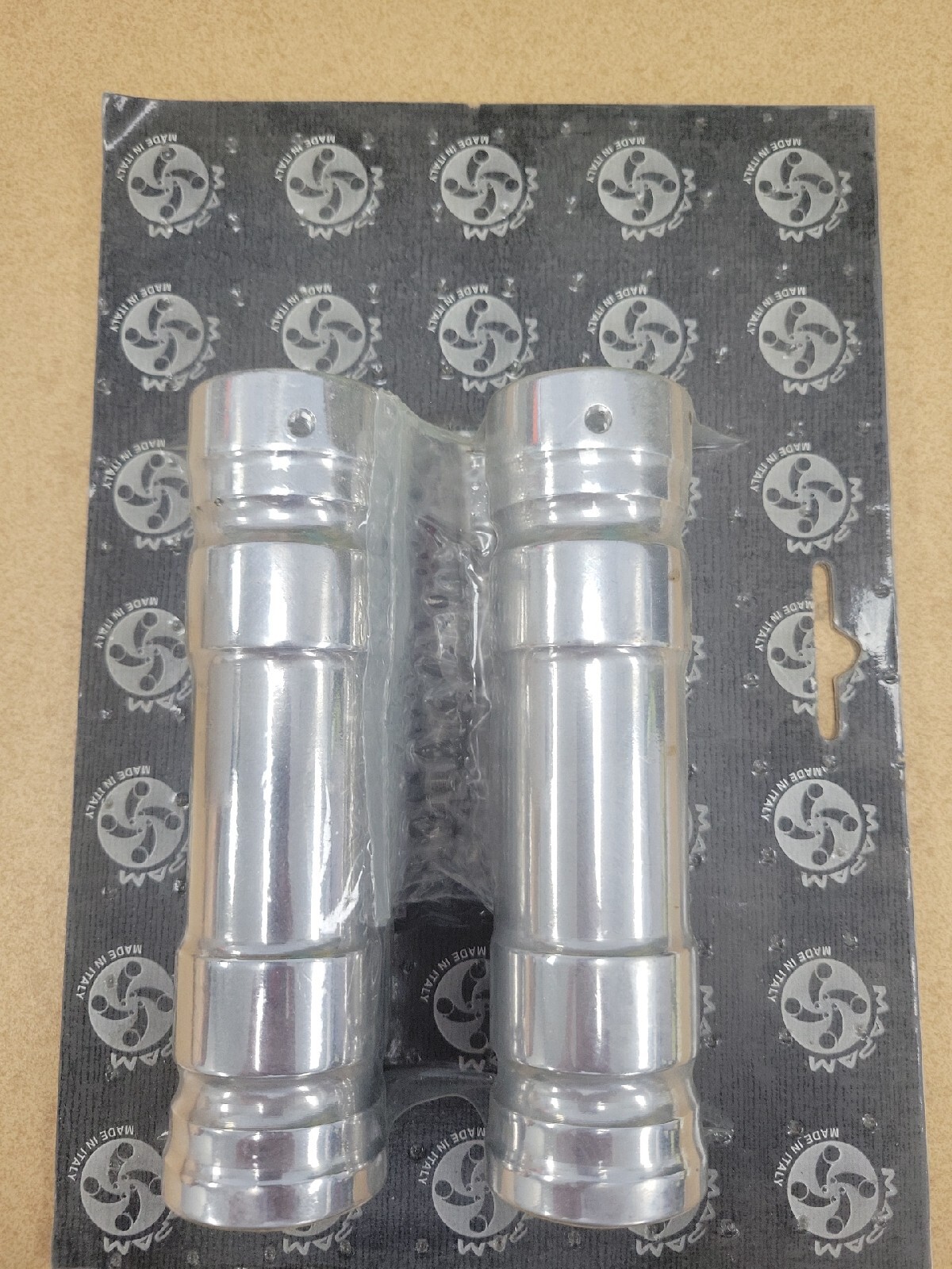 1″ Handlebar Hand Grips For Kawasaki Vulcan VN800 VN900 Alluminum Custom