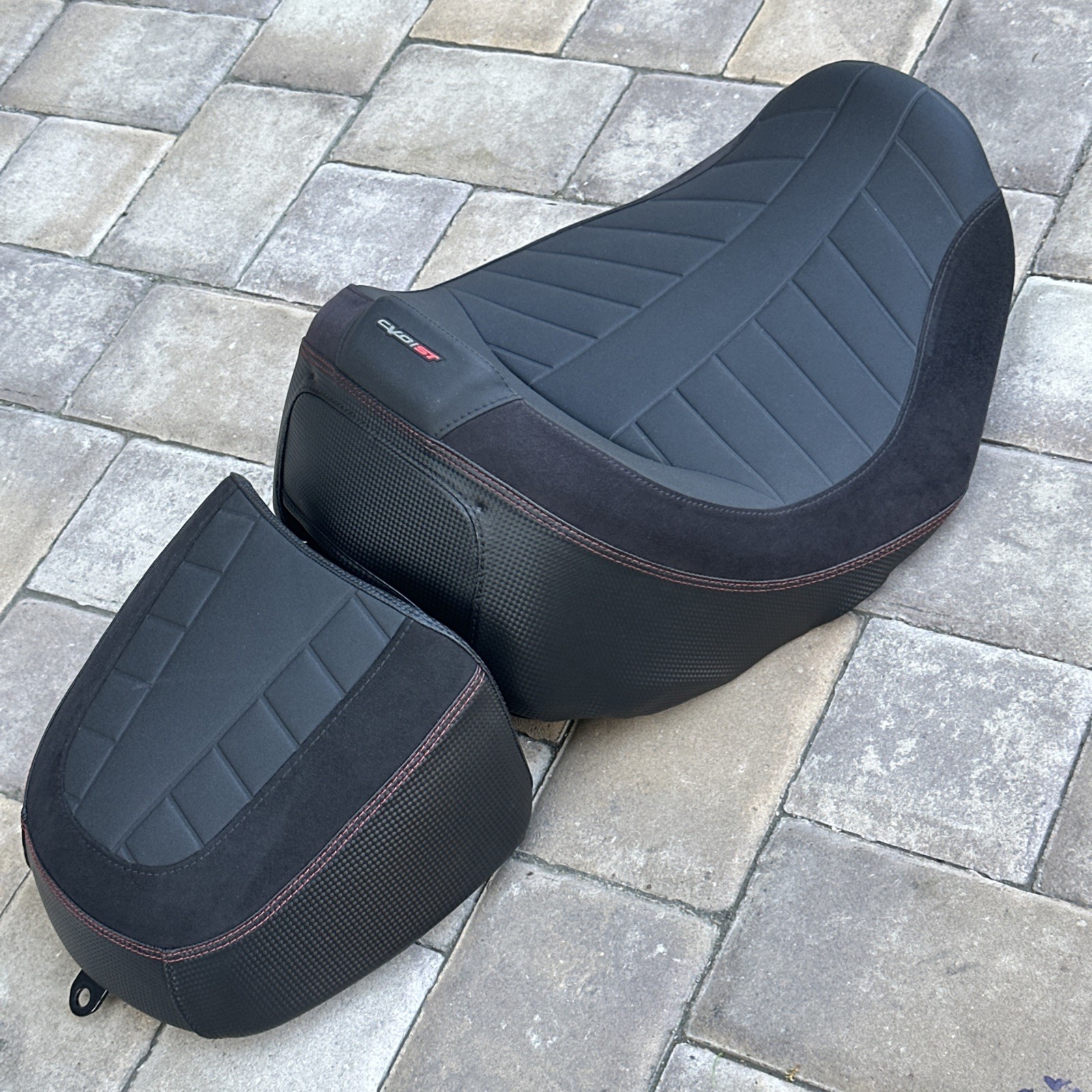 2024-2026 OEM Harley CVO ST 121 Road Glide Seat & Matching Passenger Pillion