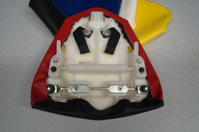 PASSENGER SEAT COVER ON VINYL FOR YAMAHA YZF R6 06 / 07