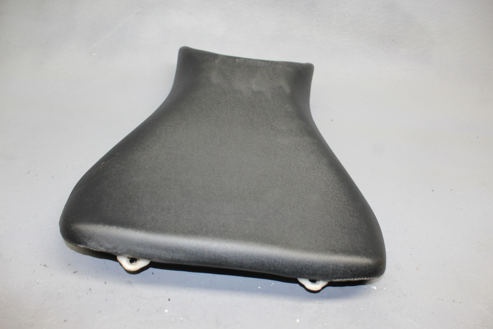03-09 YAMAHA YZF R1 FRONT DRIVERS SEAT PAD SADDLE PILLION
