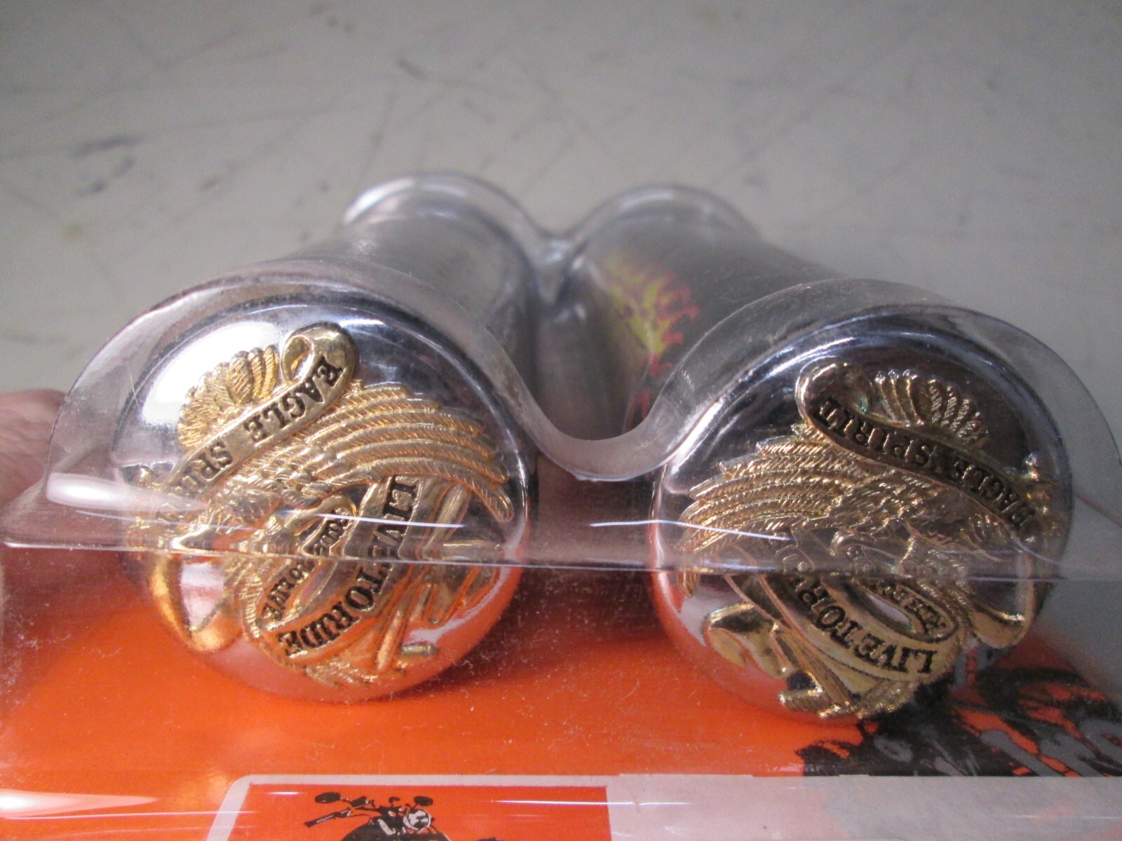 SKULL EMBOSSED LEATHER HANDLBAR GRIPS – 5″ – FOR 1″ BARS GOLD LIVE TO RIDE END