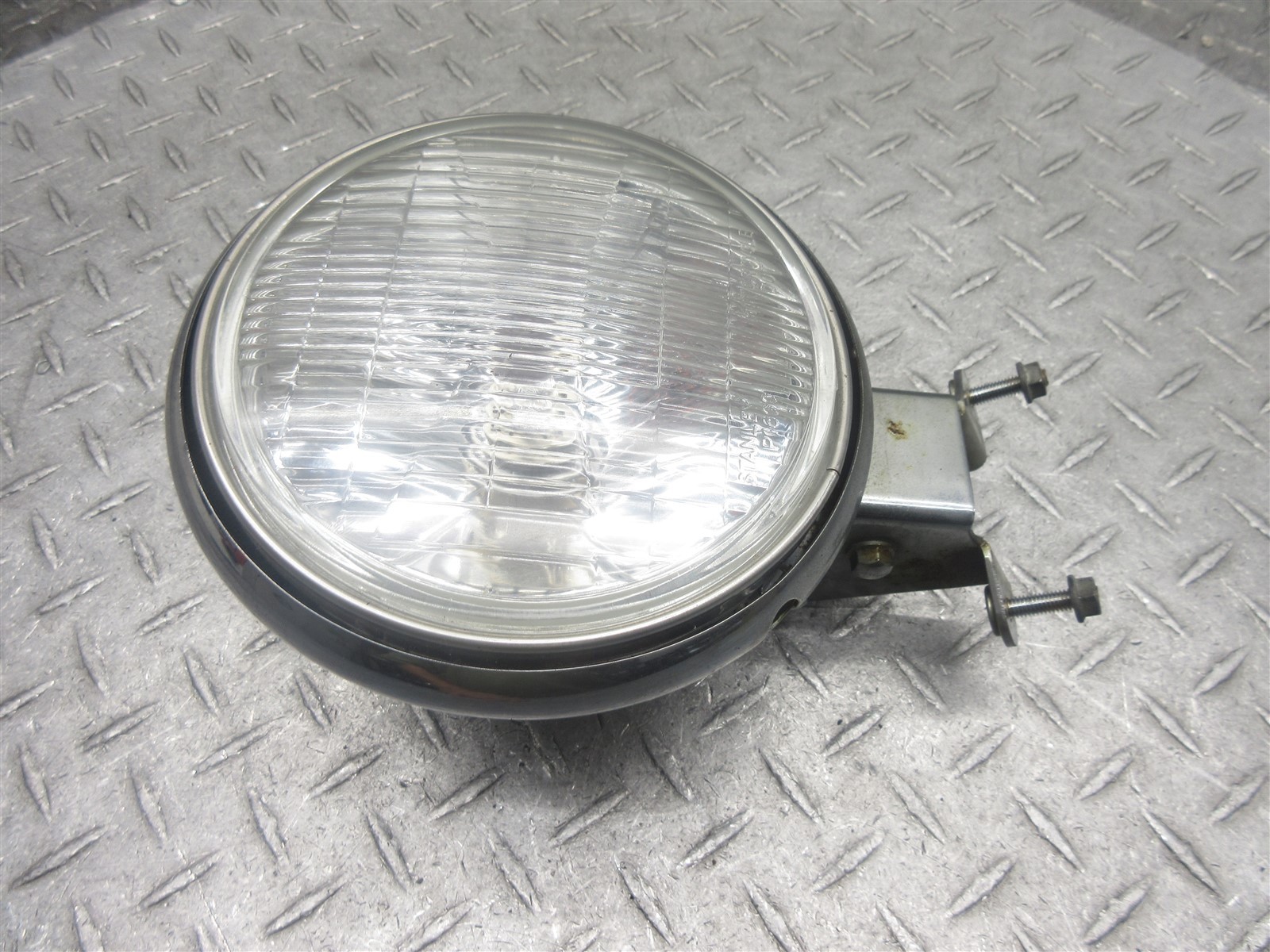 2004 99-07 Honda VLX 600 Deluxe VT600CD Headlight Head Light Lamp Bucket Housing