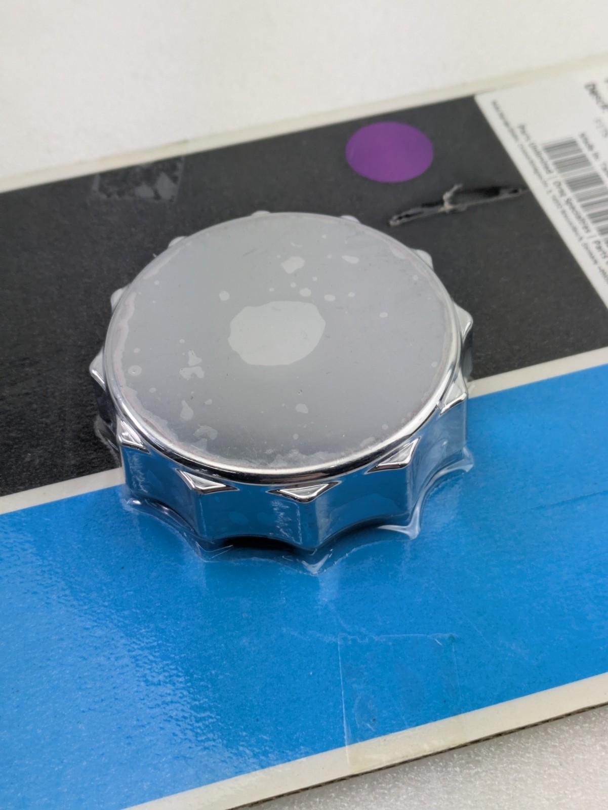 Drag Specialties Deluxe Gas Cap with Vent Pre ’82 Twist-On DS-390118