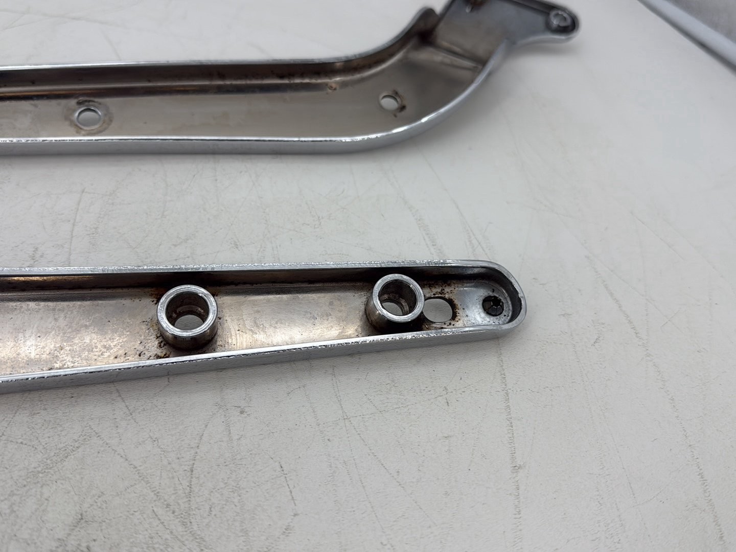 2006 Harley Softail Heritage Classic OEM Rear Left Right Fender Struts Bracket