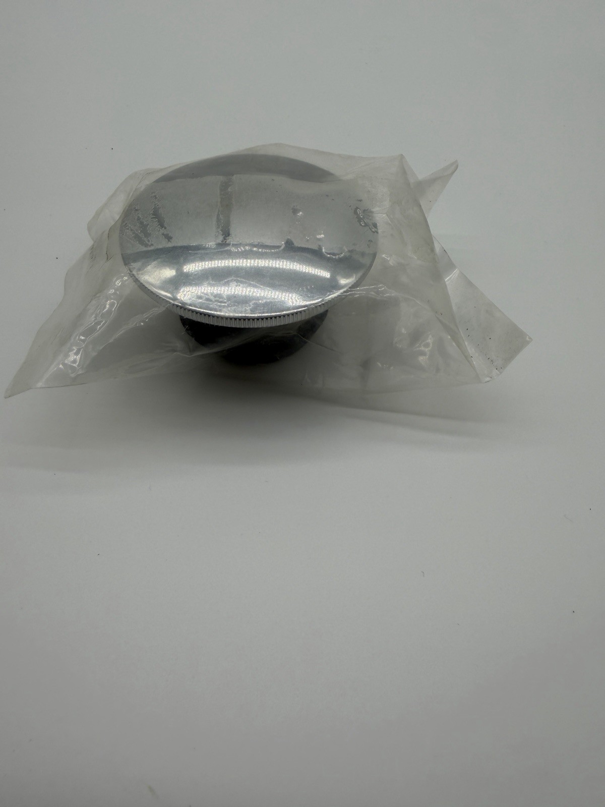 Chrome Flush Mount Motorcycle Fuel Gas Cap Black Base for Harley Davidson