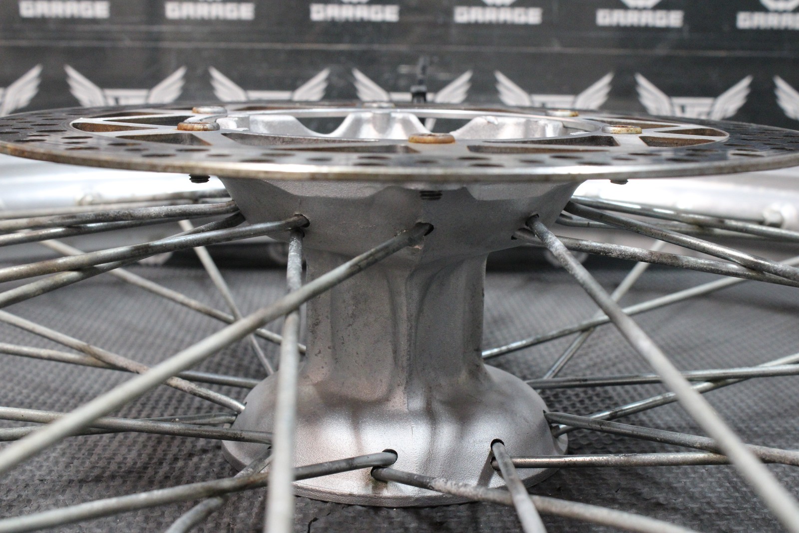 2000 YAMAHA YZ250 21″ X 1.60″ OEM FRONT WHEEL RIM HUB 4SS-25111-01-00