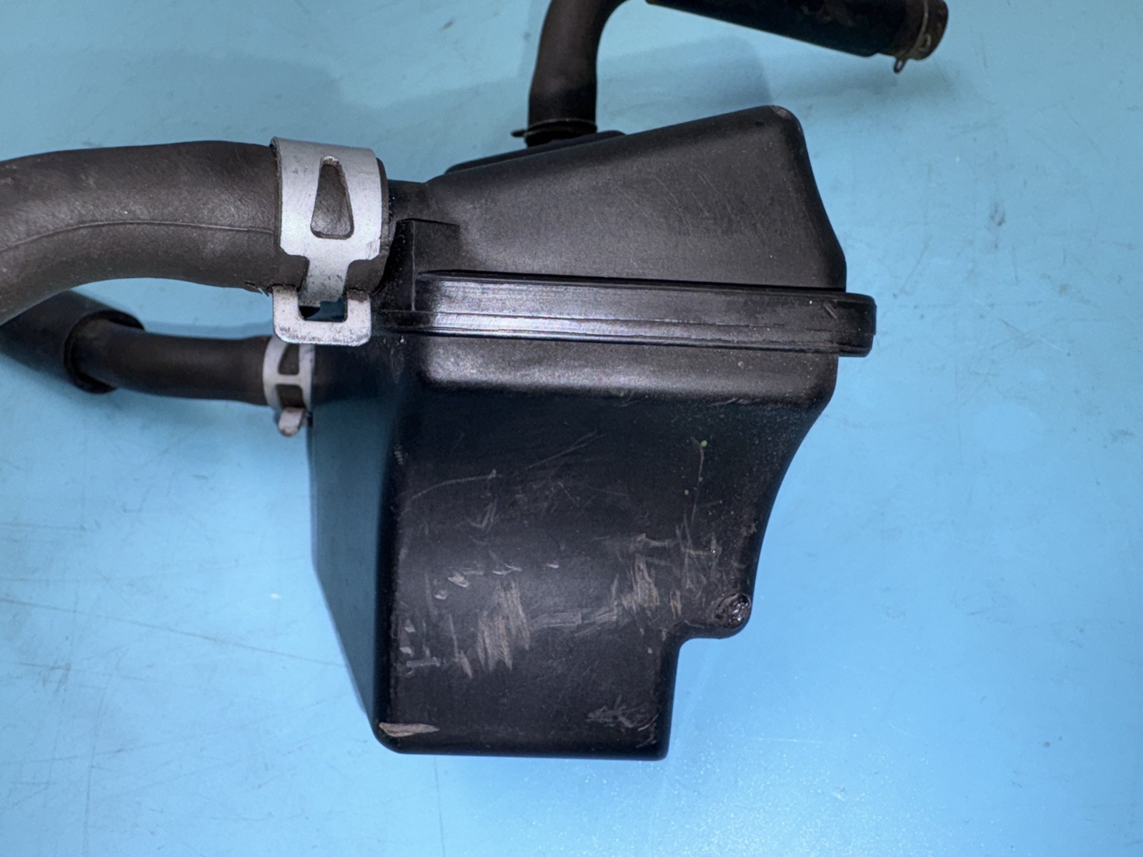 2003 03-04 Kawasaki KLX400SR Breather Separator