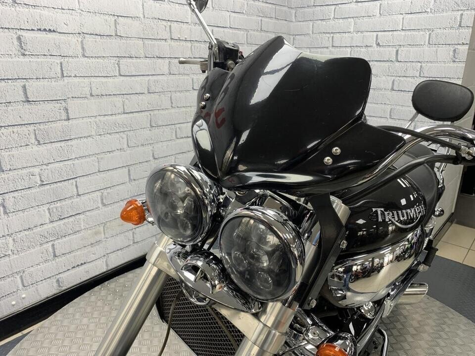 TRIUMPH ROCKET 3 FIBREGLASS FLY SCREEN & SCREEN