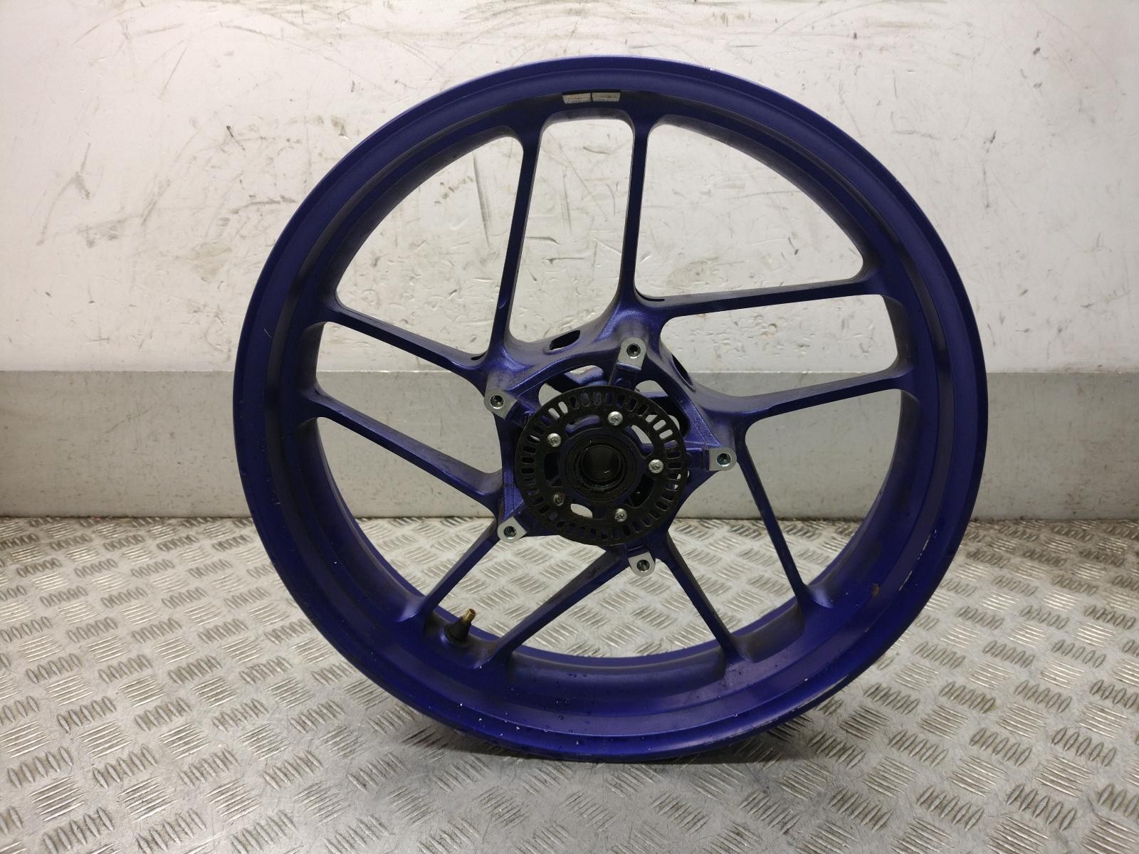 YAMAHA TRACER 9 WHEEL FRONT WHEEL 17X3.5 STRAIGHT , FEW LIGHT GRAZES AS PICTURE