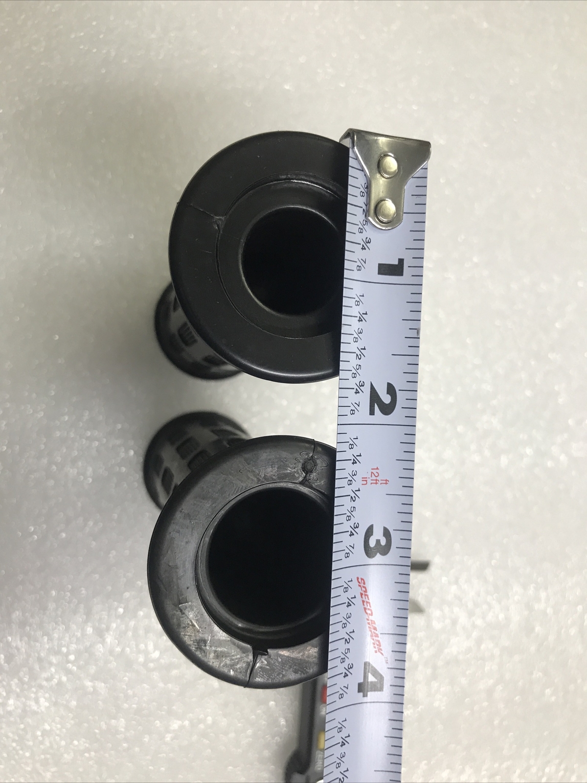 HONDA C70 1980 -1981 PASSPORT HAND GRIPS GENUINE R24MM L15MM (#*-199)
