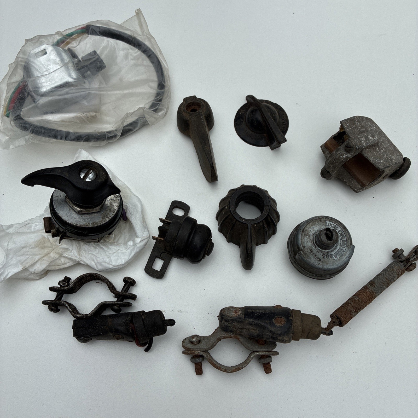 LUCAS 88SA IGNITION SWITCH, Lucas & Wipac Switches & knobs Prs8 Old BSA,TRIUMPH