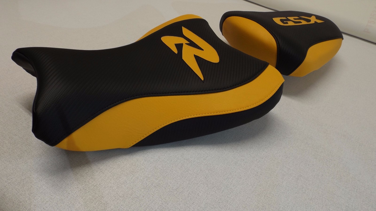 BLACK/ YELLOW FRONT & REAR CUSTOM SEAT COVERS WILL FIT SUZUKI 2007/08 GSX-1000R