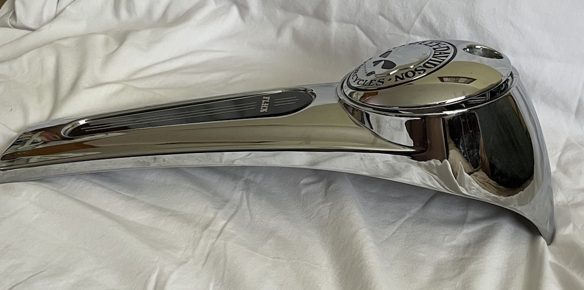 Harley Touring FLHX Street Glide OEM Fuel Tank Console Willie G Skull NO KEY