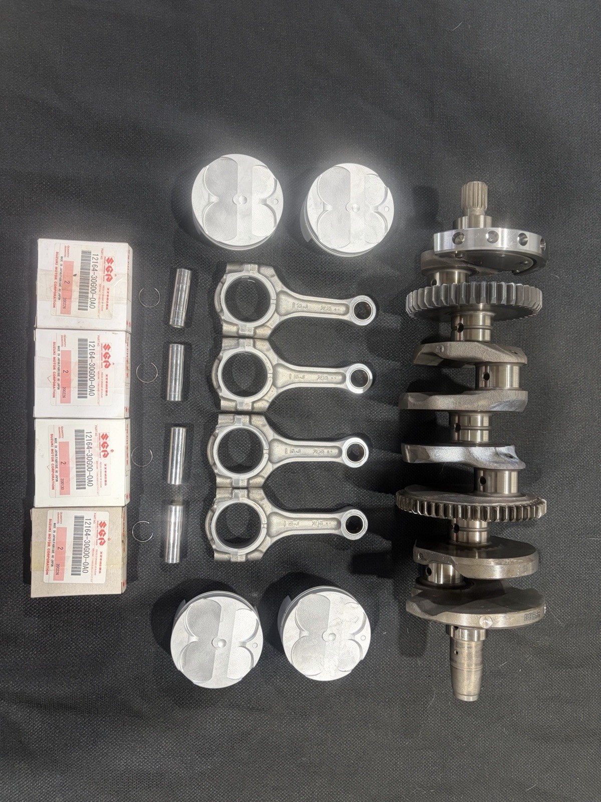 2012+ Suzuki GSXR 750 Cranshaft Rods Pistons Bearings. Excellent Shape.
