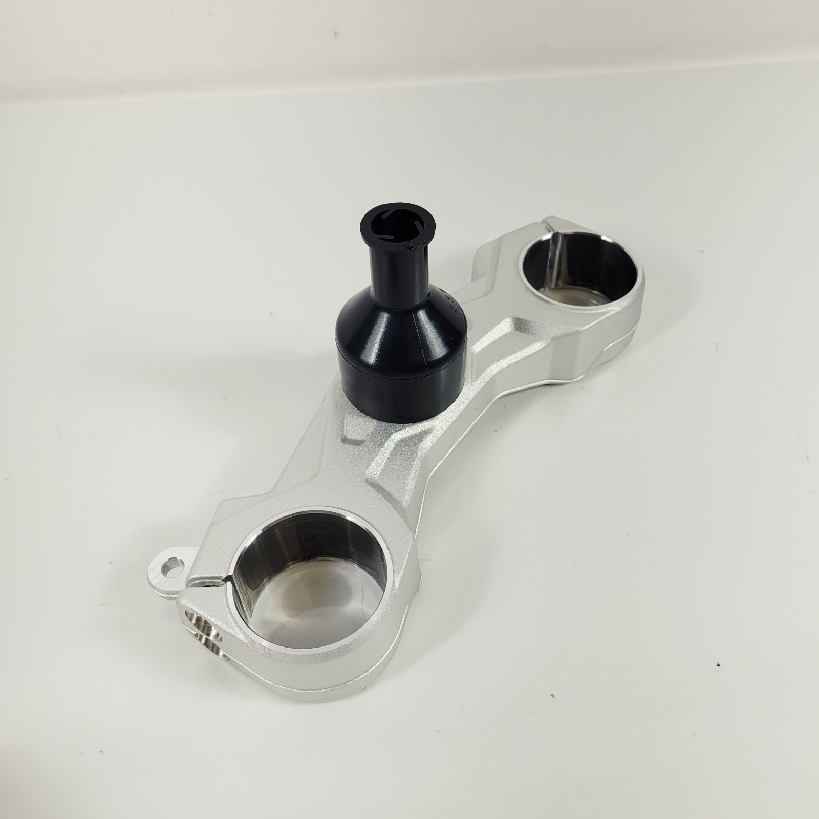 BMW Lower Fork Bridge Triple Tree Steering Stem Clamp 14+ R1200RT R1250RT R1200R