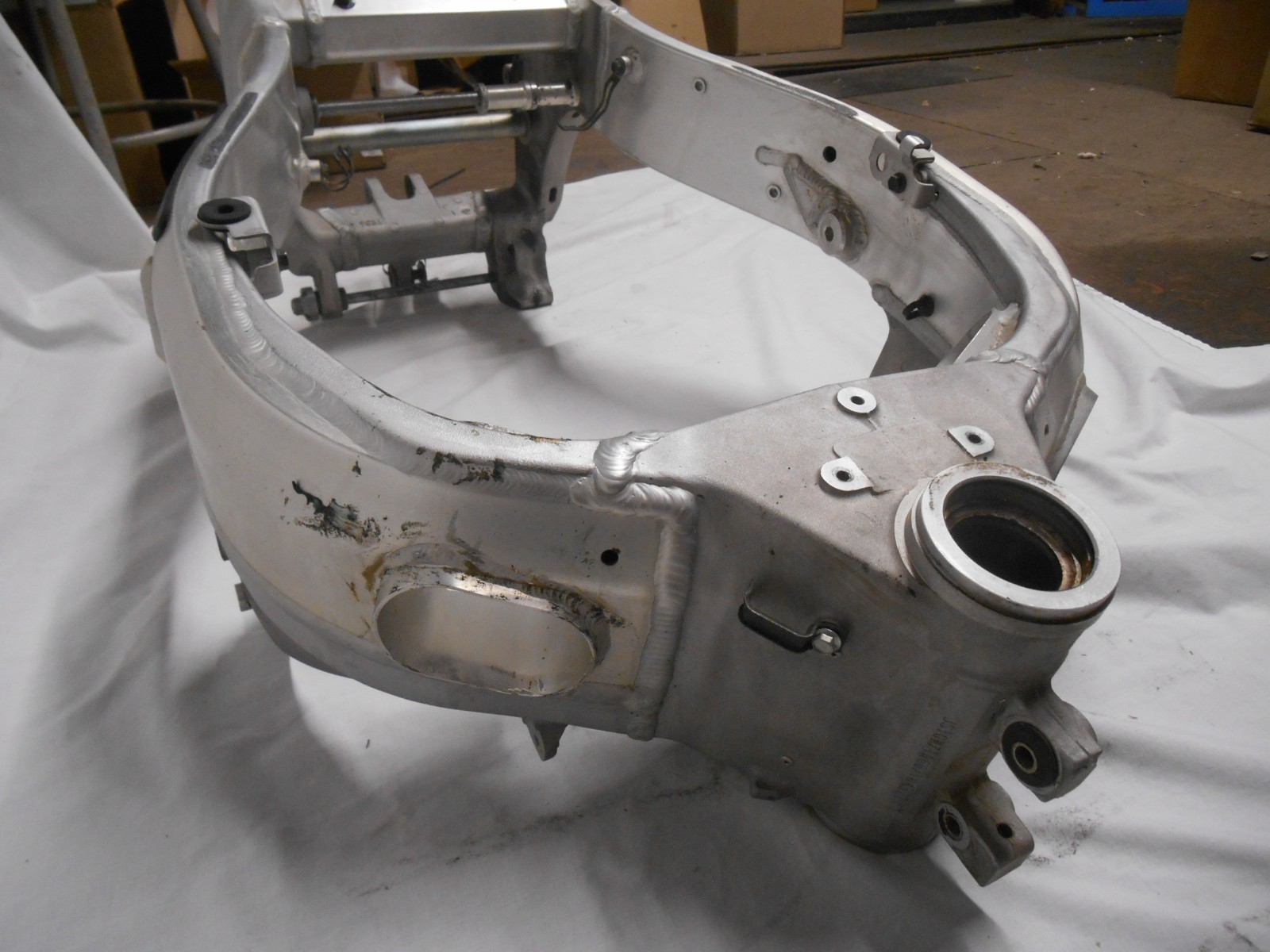 2006 Suzuki GSX1300R Hayabusa GSXR 1300 Gen 1 Busa OEM Main Frame Chassis 99-07