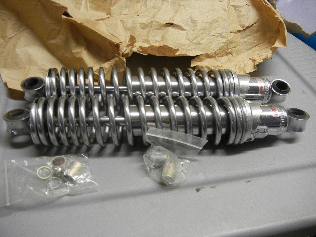 NOS NEW Red Wing 13″ Shocks XL250 XL350 R5 H1 H2 TS400 TS250 DT250 RT1 GT750 Z1