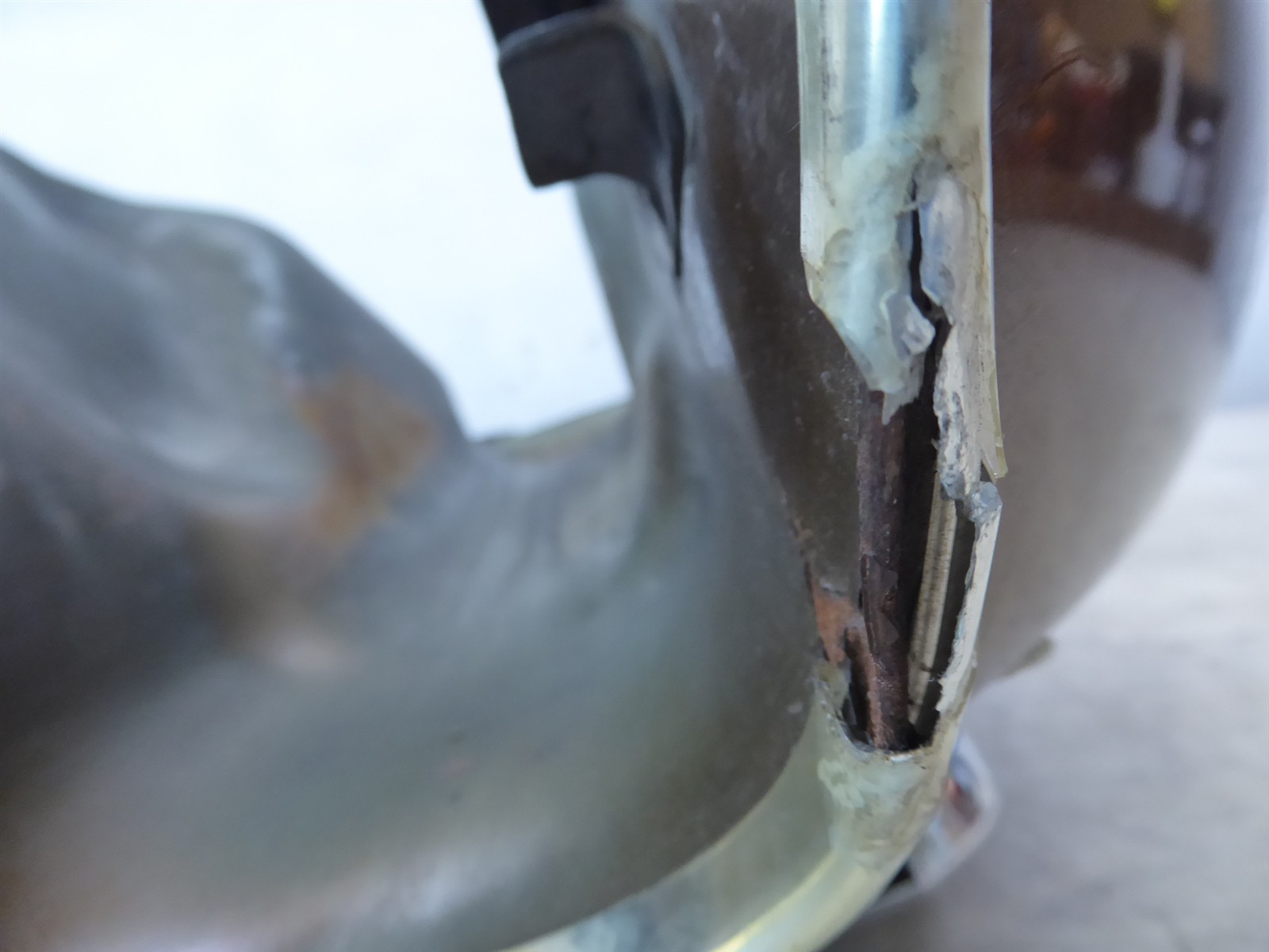 1972 Honda CB500 Four H21122) gas petrol fuel tank with emblems and cap