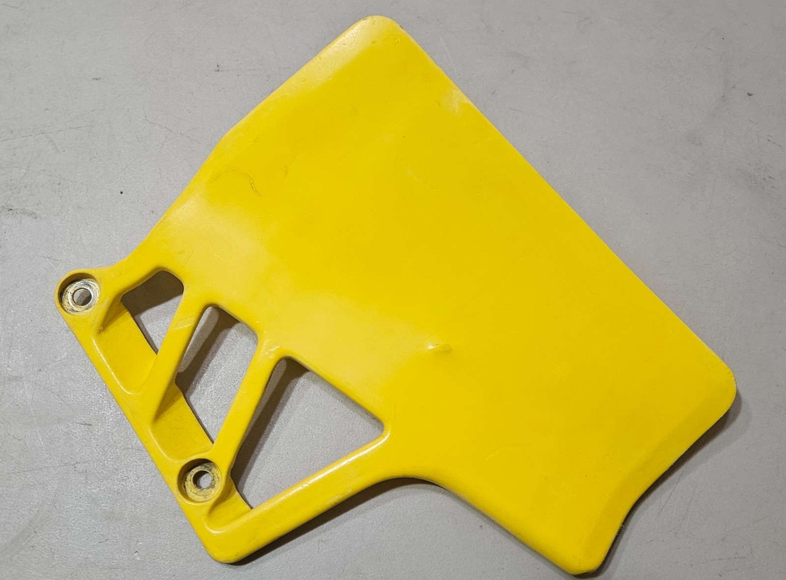 1988 RM250 RH Radiator shroud Radiator Cover Plastic Part # 17761-26C00-25Y