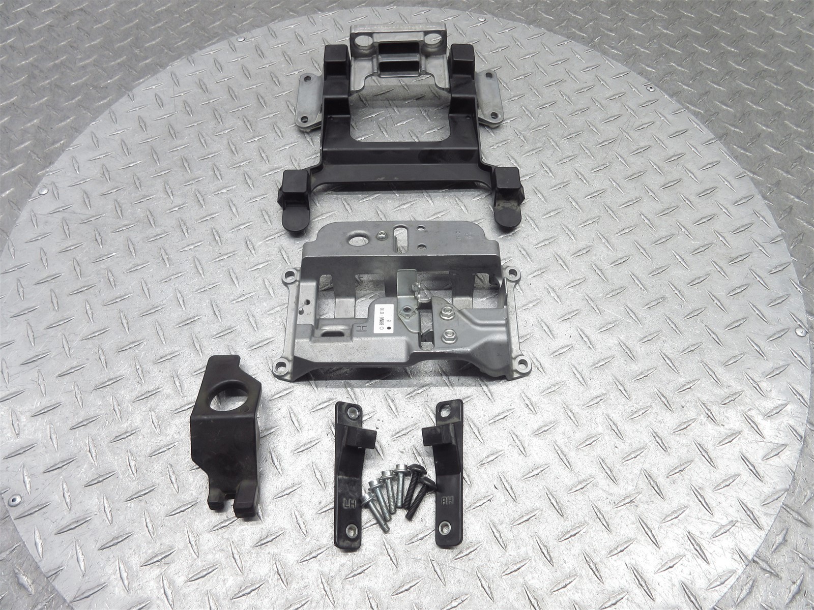 2025 24-25 Yamaha MTT890C Tracer 9 Seat Mount Bracket Stay Rear Frame Lot