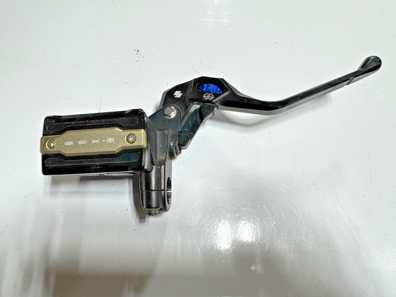 2025 GSX8R FRONT MASTER CYLINDER ASSEMBLY WITH LEVER Used Brake Lever