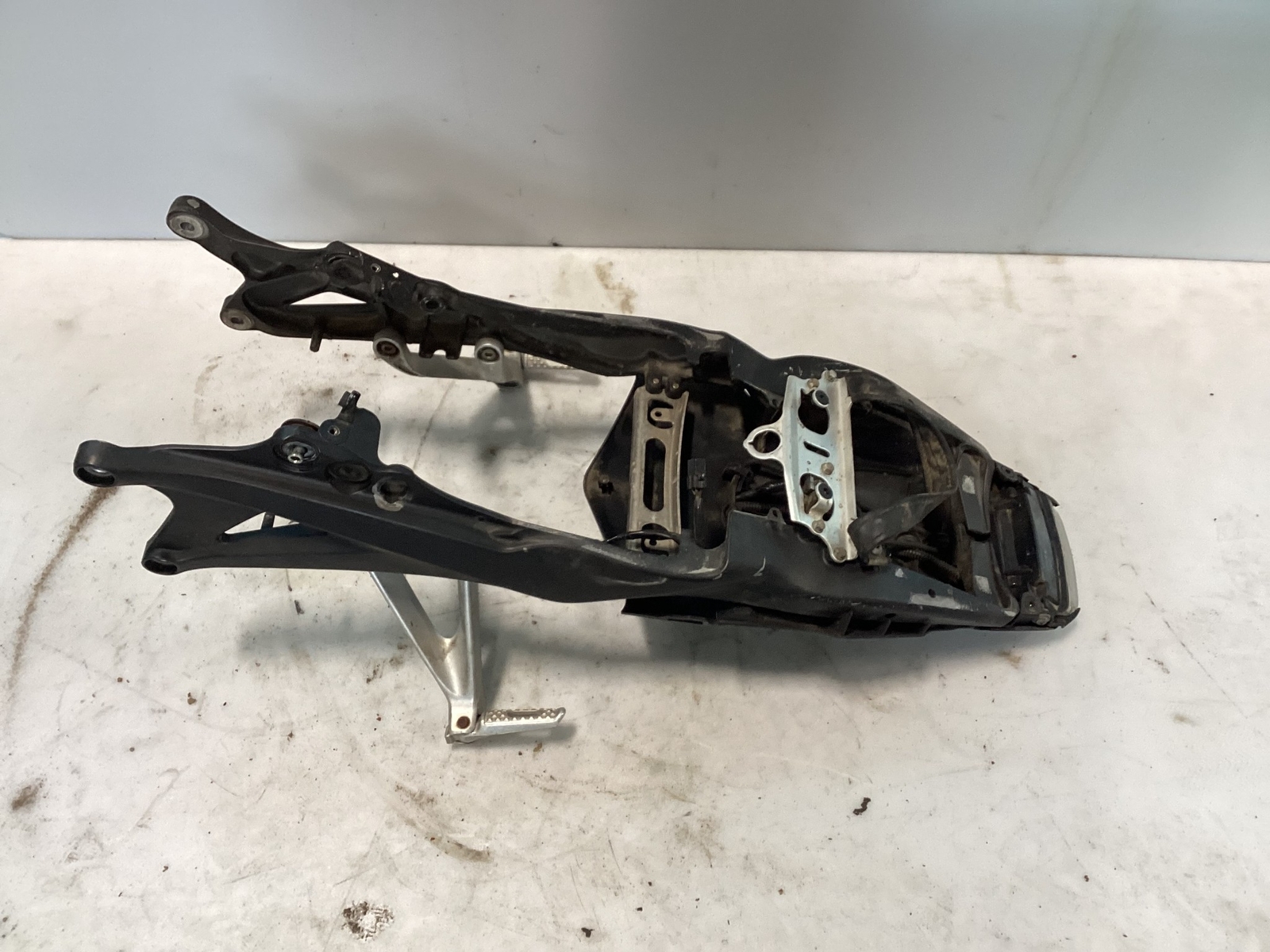 08-16 HONDA CBR1000RR SUBFRAME SUB FRAME REAR TAIL BACK PEGS LIGHT UNDERTAIL OEM