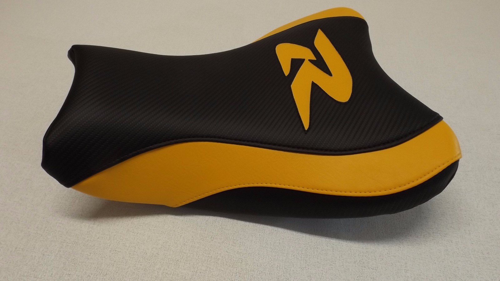 BLACK/ YELLOW FRONT & REAR CUSTOM SEAT COVERS WILL FIT SUZUKI 2007/08 GSX-1000R