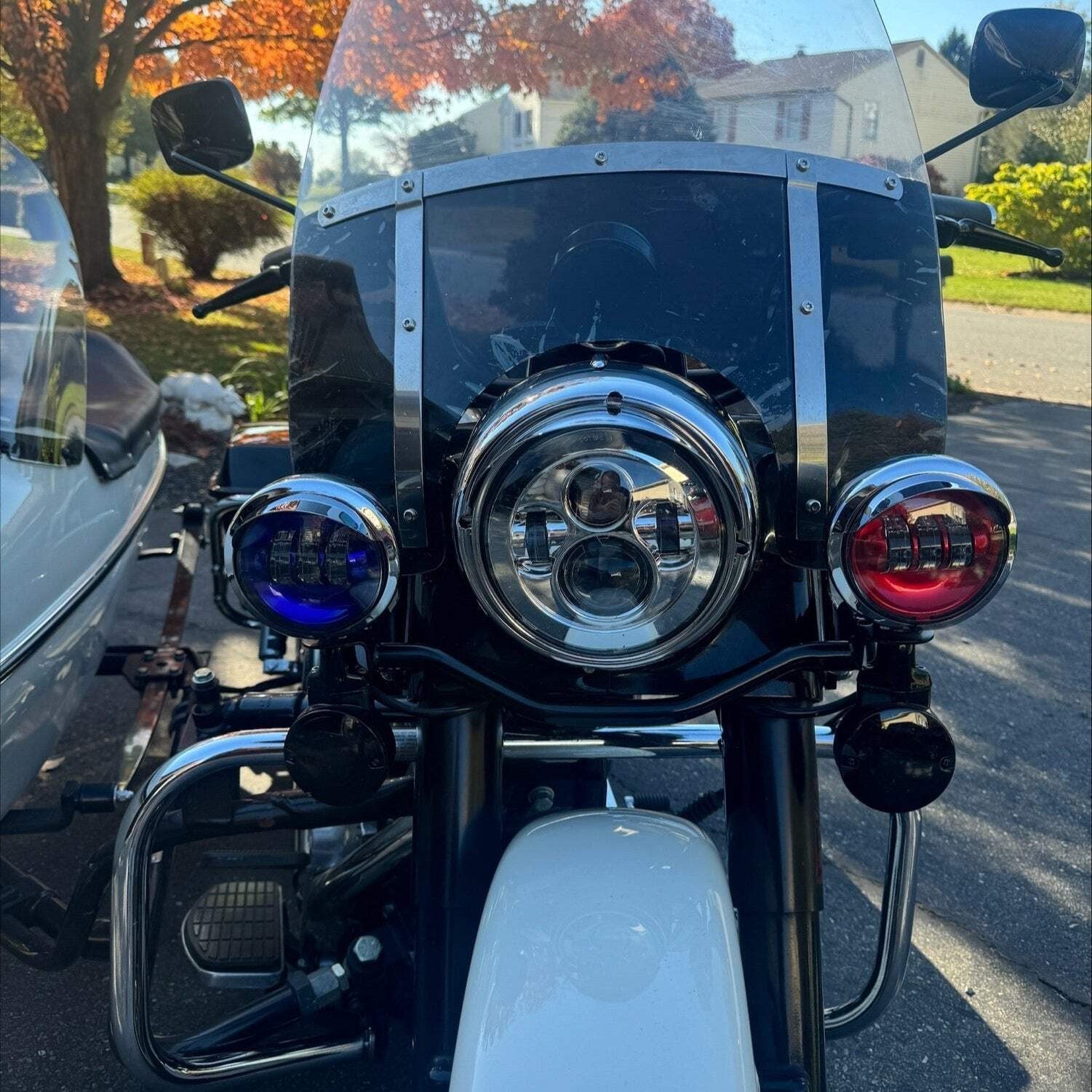 Eagle Lights Color Matched 4.5″ Red & Blue LED Passing Lamp Kit Harley-Davidson