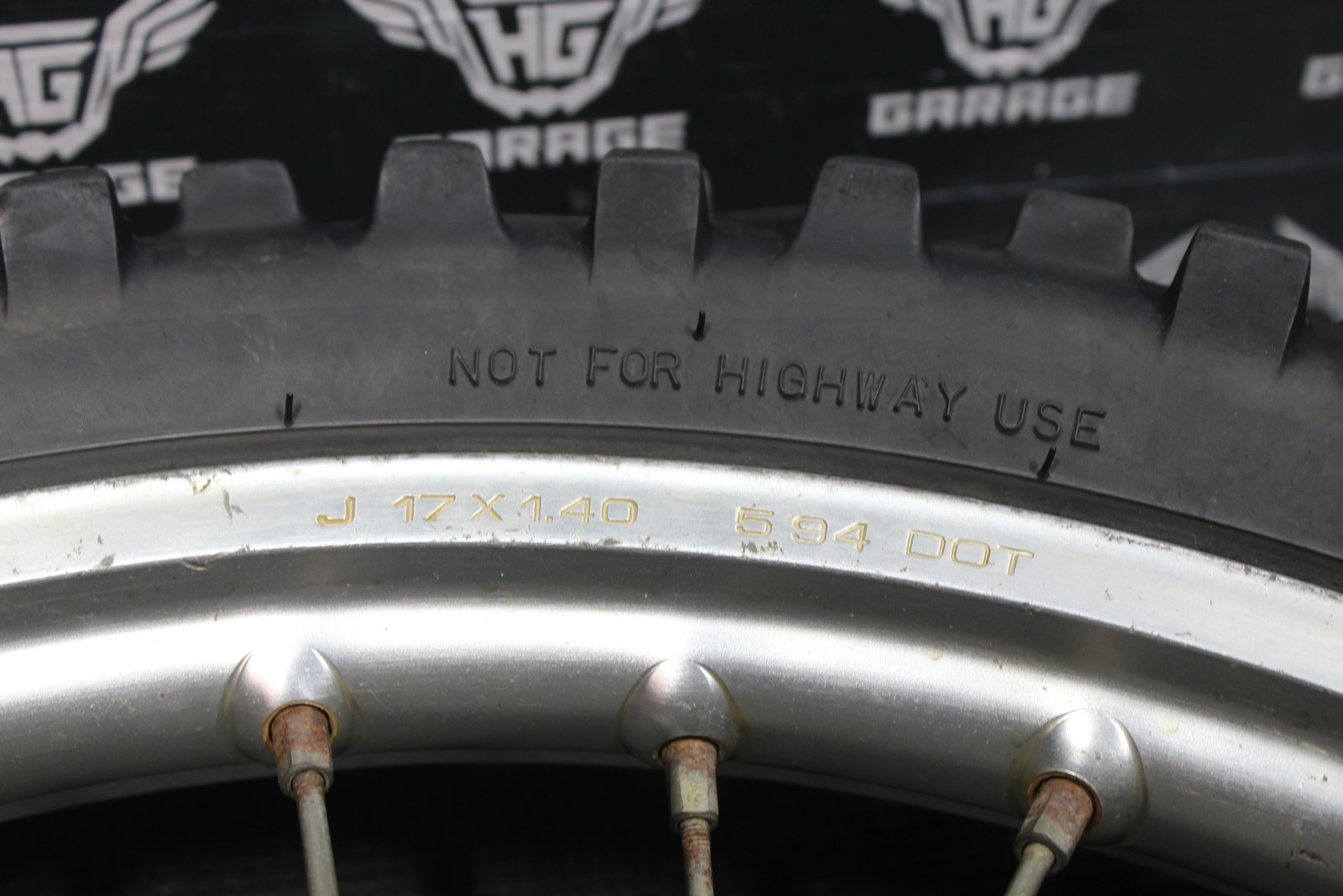 1995 KAWASAKI KX80 17″x 1.40″ 88-97 OEM FRONT WHEEL RIM TIRE 41090-1058