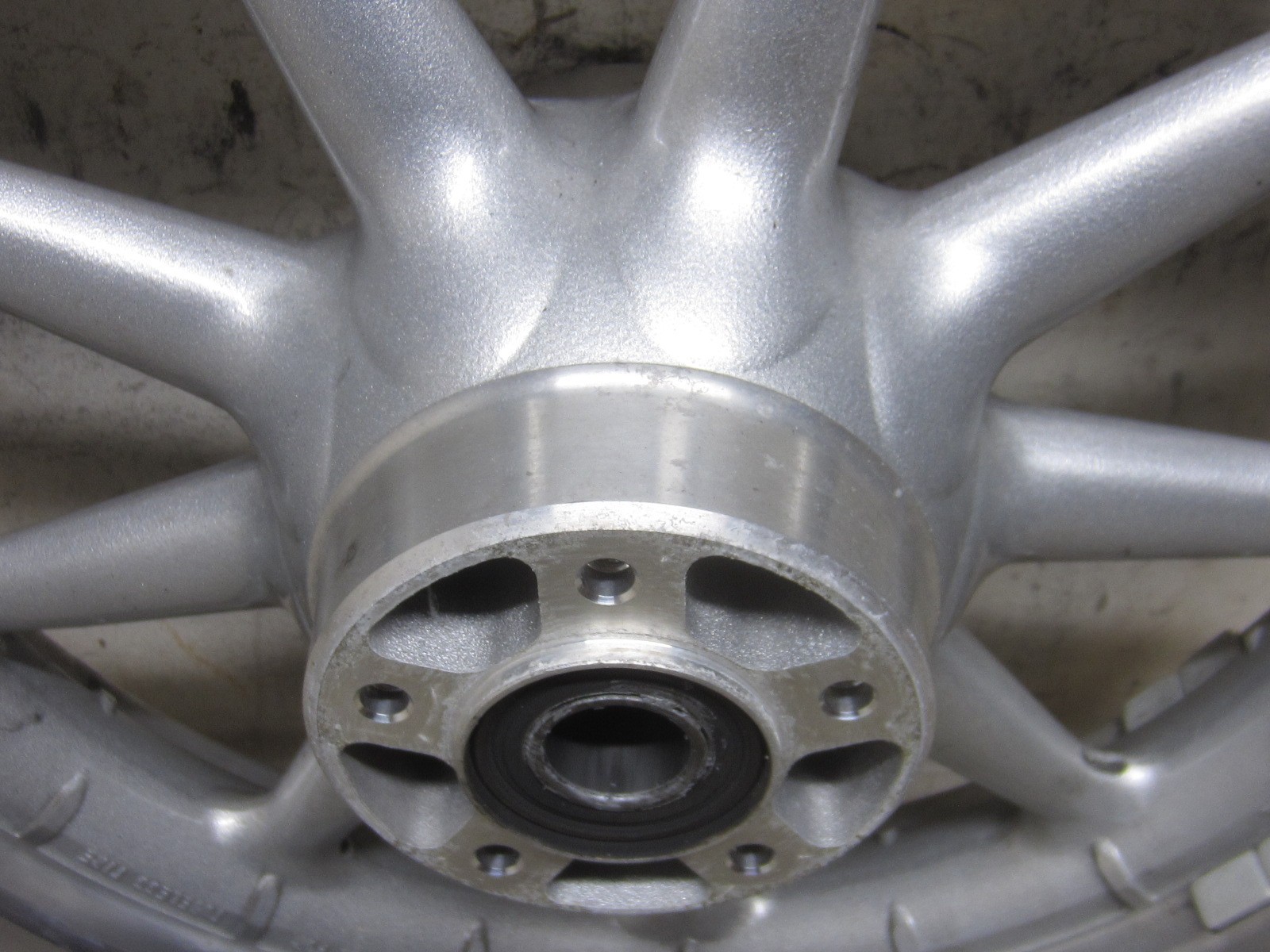 Harley ’00-’07 Touring 9 spoke 16″ front wheel, 43381-00 nice shape, used #4413
