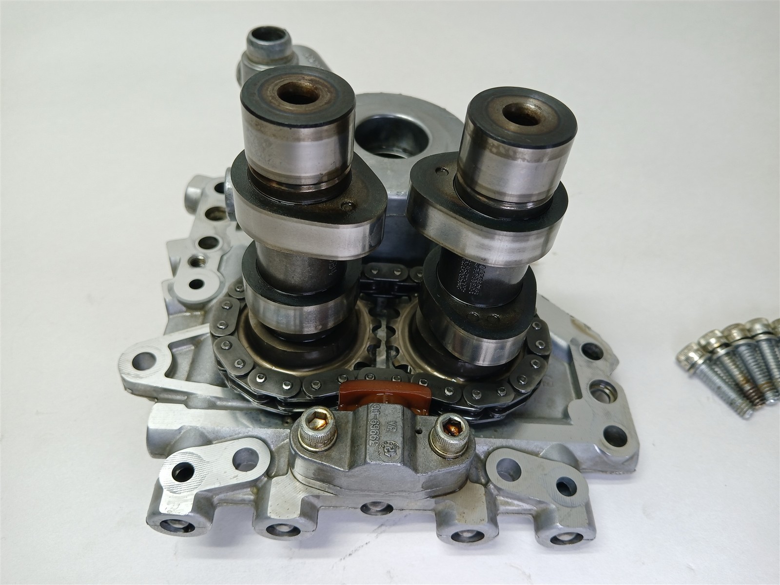 Harley-Davidson 2013 Street Glide Camshaft Plate Assembly 103″ w Cams & Oil Pump