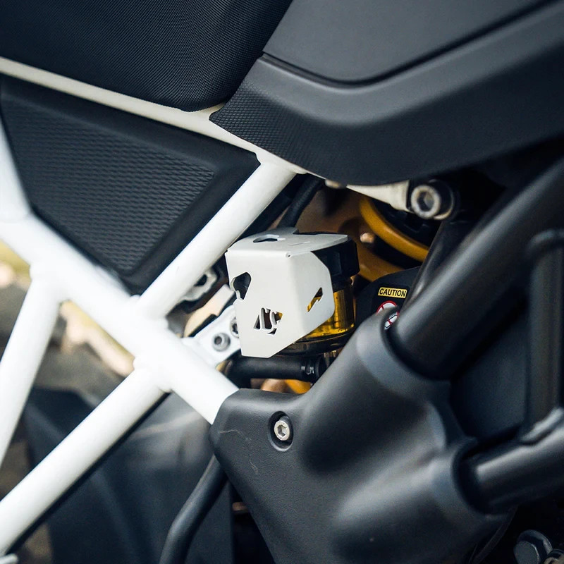 FIT FOR TVS APACHE “RTX 300 SILVER ALUMINUM CASQUE REAR OIL CAP”