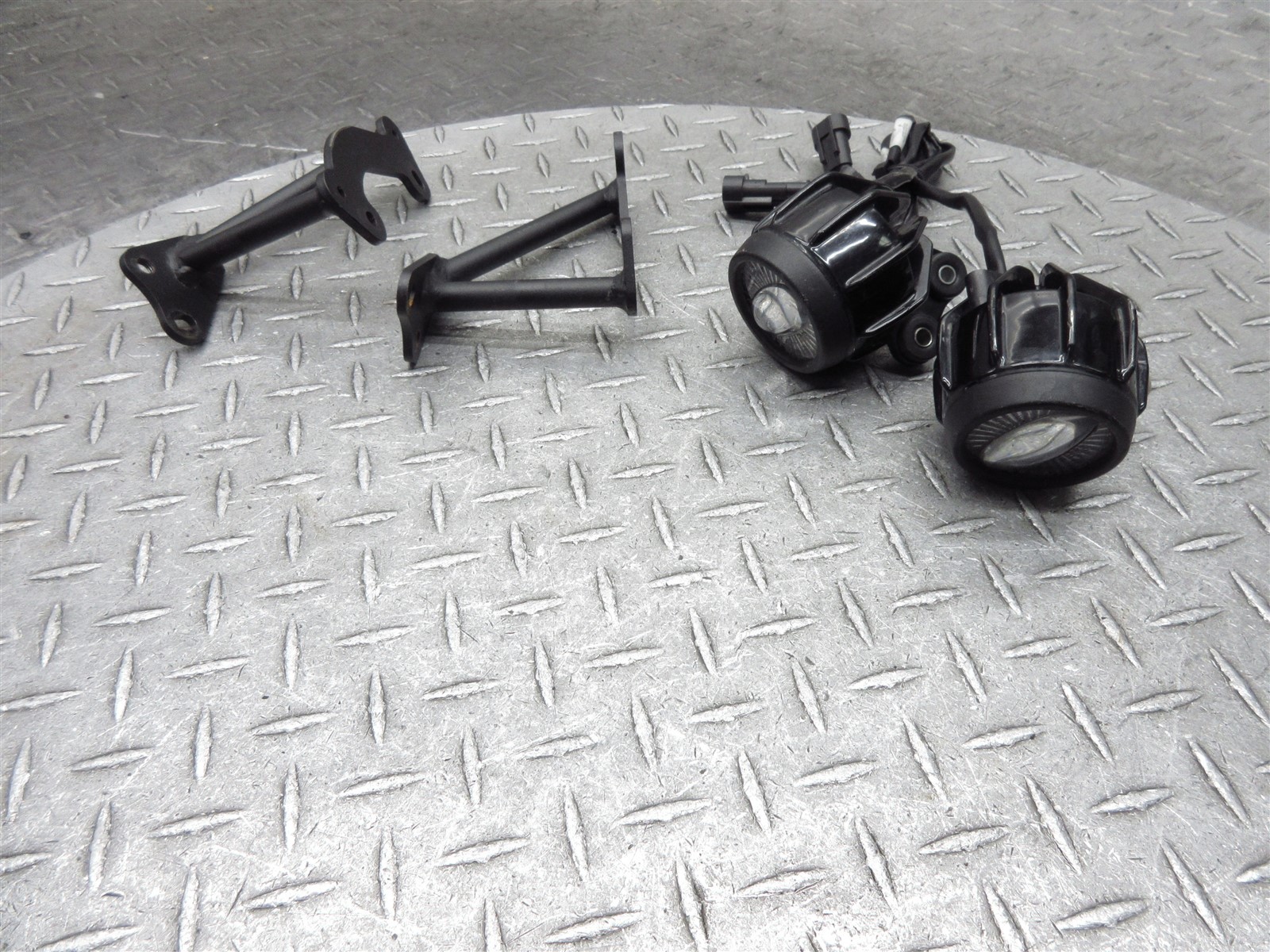 2020 19-20 Moto Guzzi V85 TT Front Fog Accessory Aux Light Bar Mount Bracket Lot