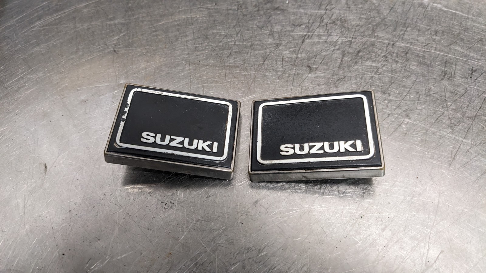 SUZUKI GSX750ET HEADLIGHT COWL BADGES GSX 750 ET GSX1100ET GSX 1100 ET #A