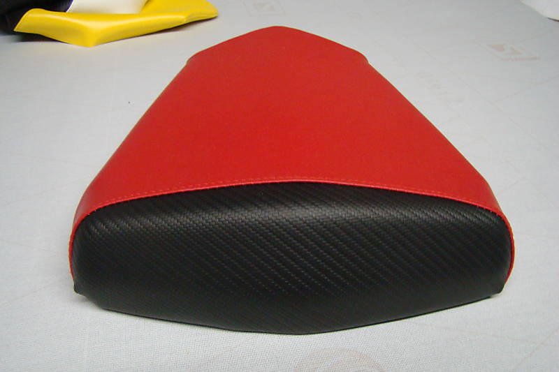 PASSENGER SEAT COVER ON VINYL FOR YAMAHA YZF R6 06 / 07