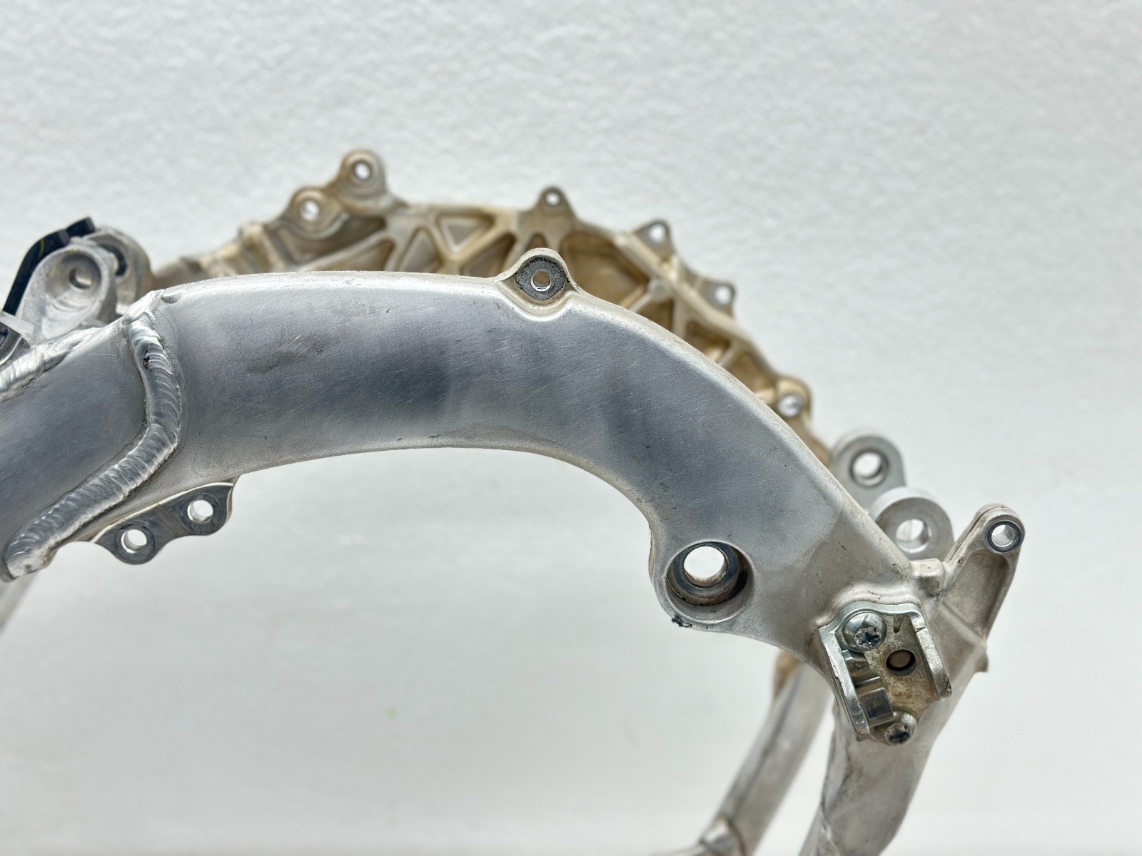 2021 Yamaha YZ450F Frame Main Chassis Hull Body Front 450F OEM B2W-21101-01-00✅