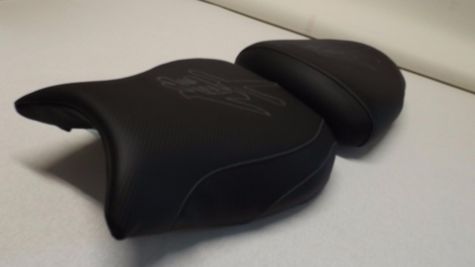 HAYABUSA 99/00/01/02/03/04/05/06/07 GSXR1300 FRONT&REAR SEAT COVERS BLACK CARBON