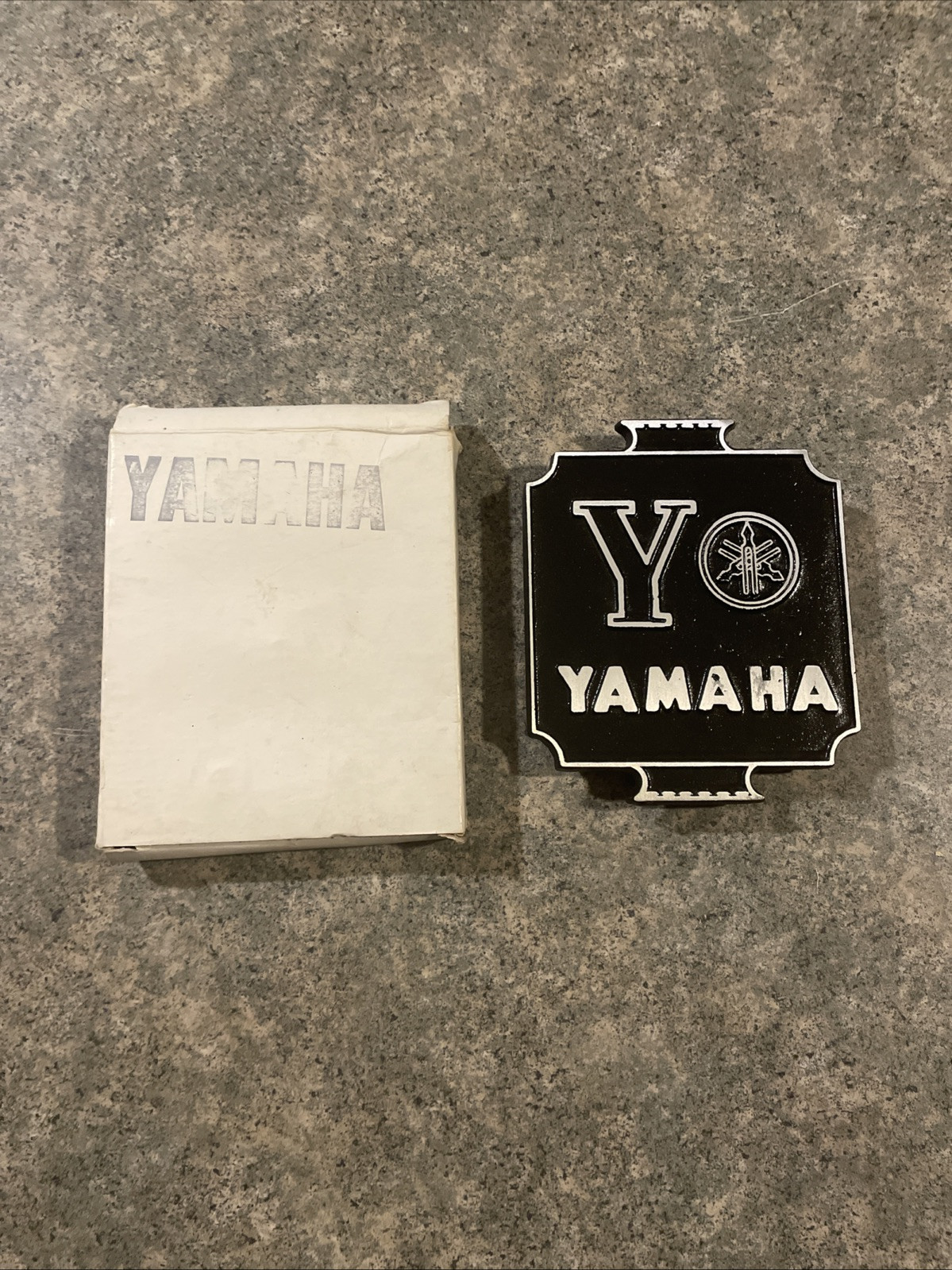 Vintage Yamaha Emblem Plaque Sissy Bar Mount Motorcycle Cast Aluminum NOS