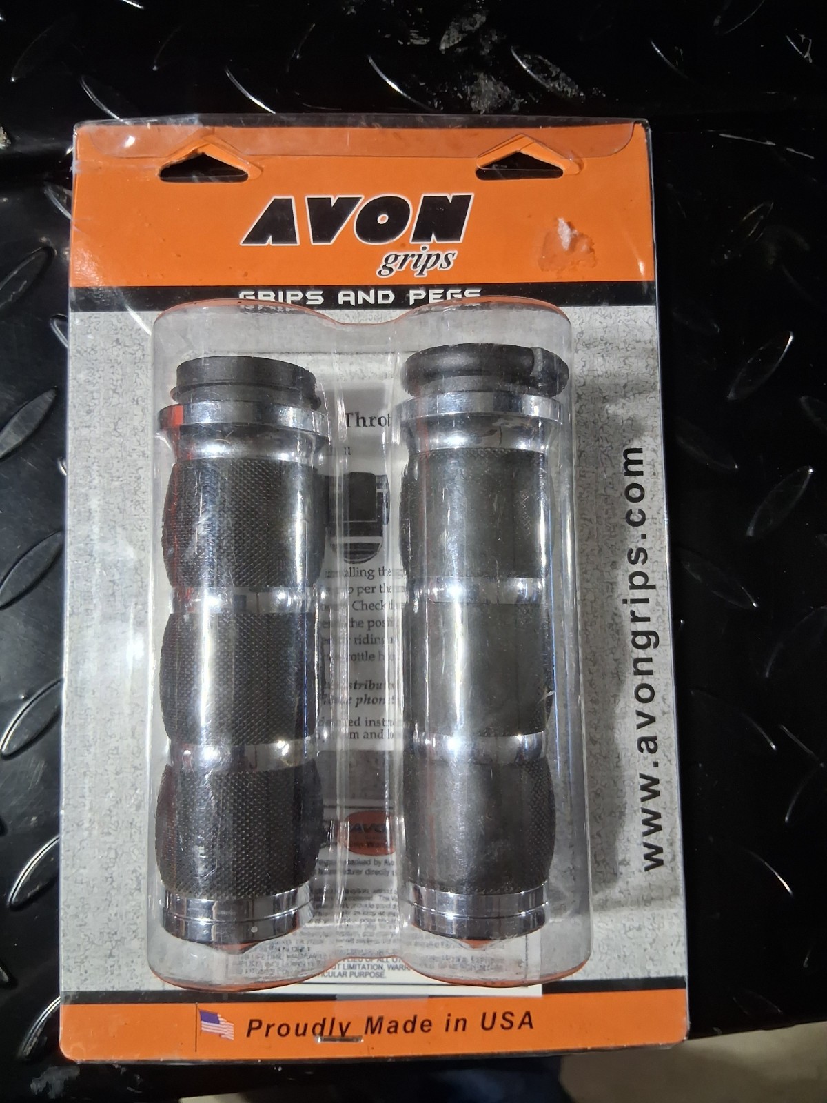 Avon Grips for Harley Davidson, chrome and black used. look at pics carefully.