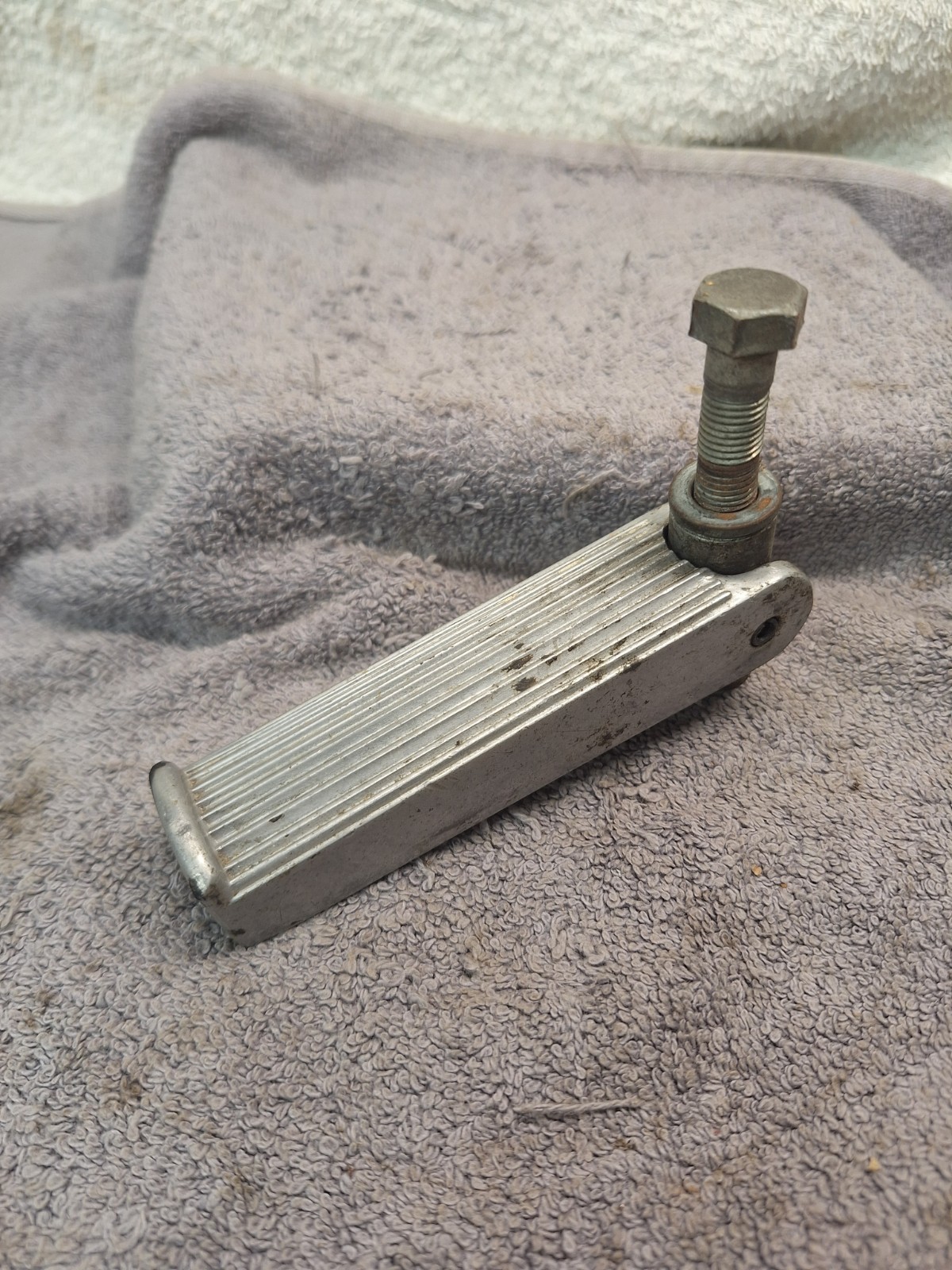 Vintage Harley-Davidson Motorcycle Bolt On Foot Peg 4 3/4″ Chrome Ribbed