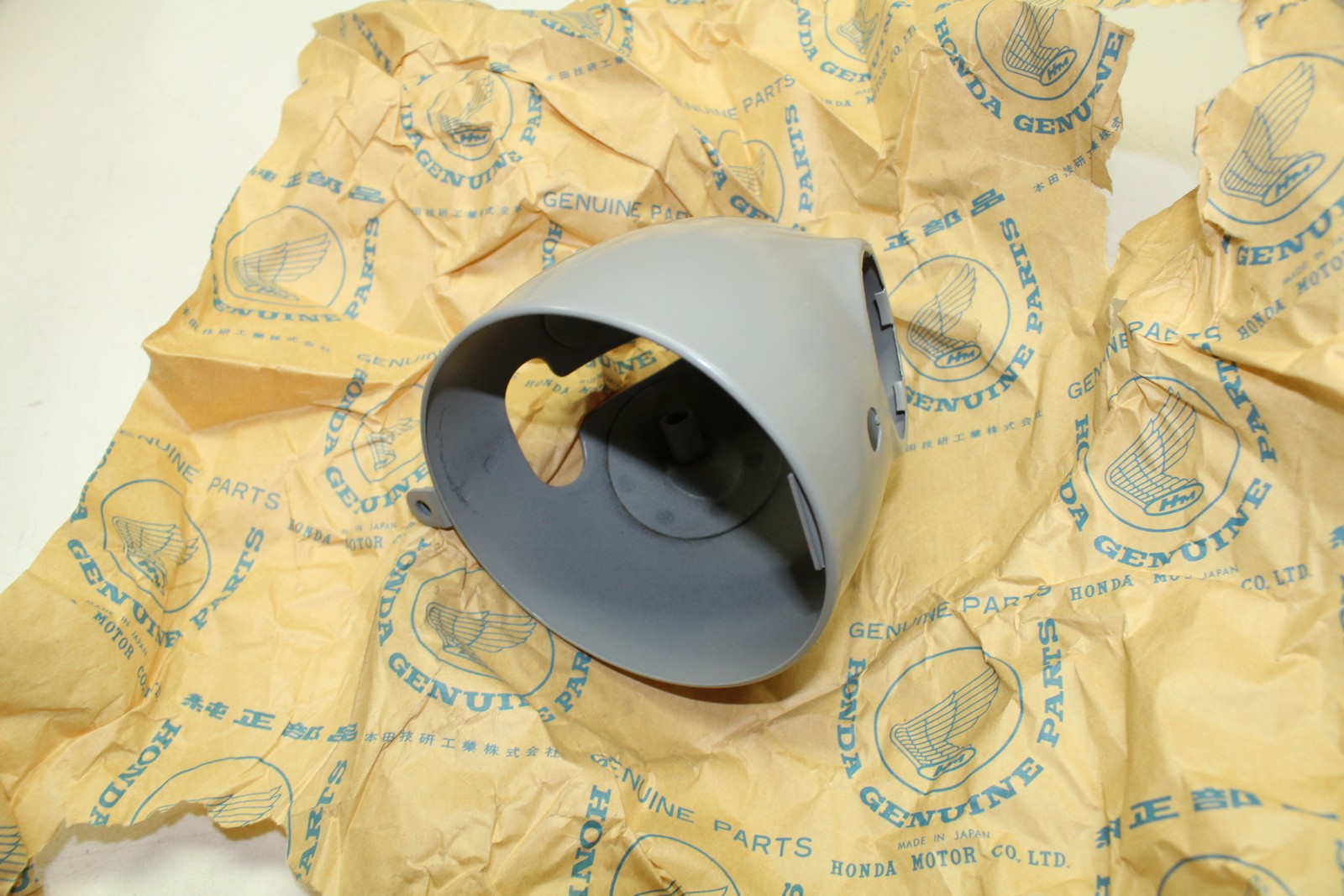NOS Genuine HONDA Z50, Z50A K1, Z50A K2, PC50 Headlamp Case OEM # 61301-063-670Z