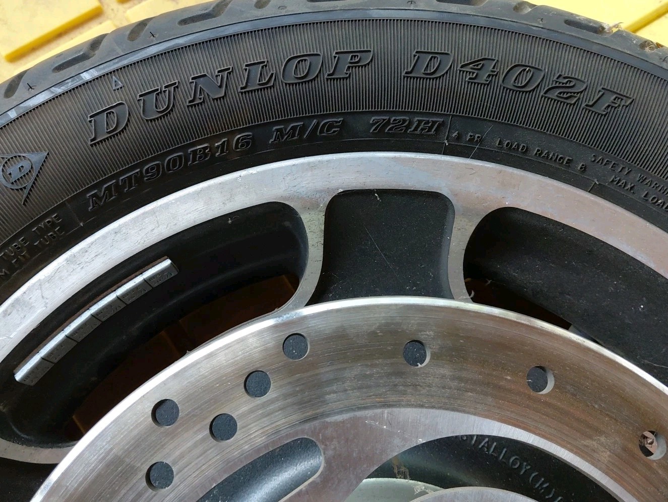 HARLEY-DAVIDSON ELECTRA GLIDE ULTRA CLASSIC FRONT WHEEL T16x3.00mt