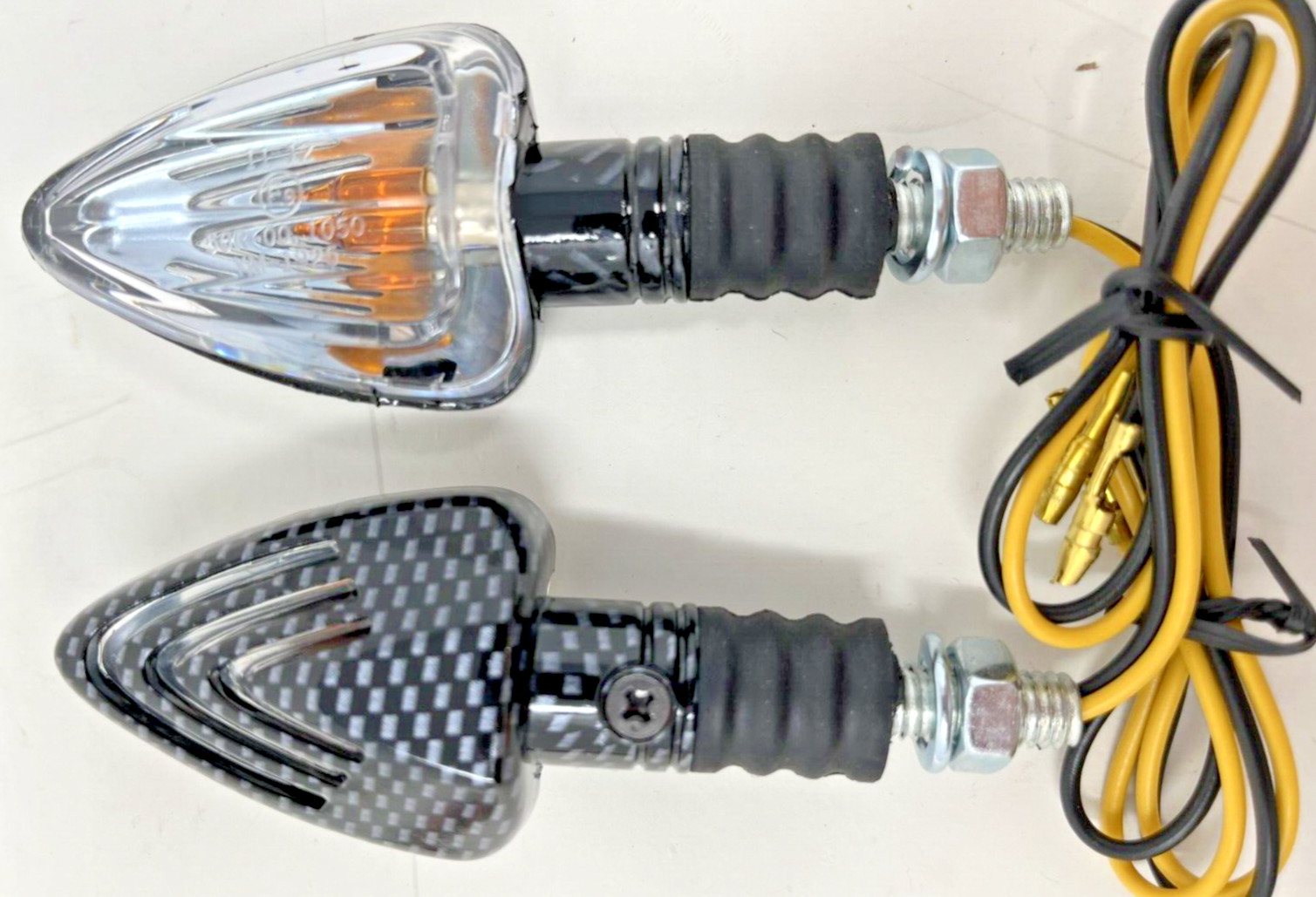 Arrow Indicators With Carbon Effect Body And Clear Lens 1 Pair