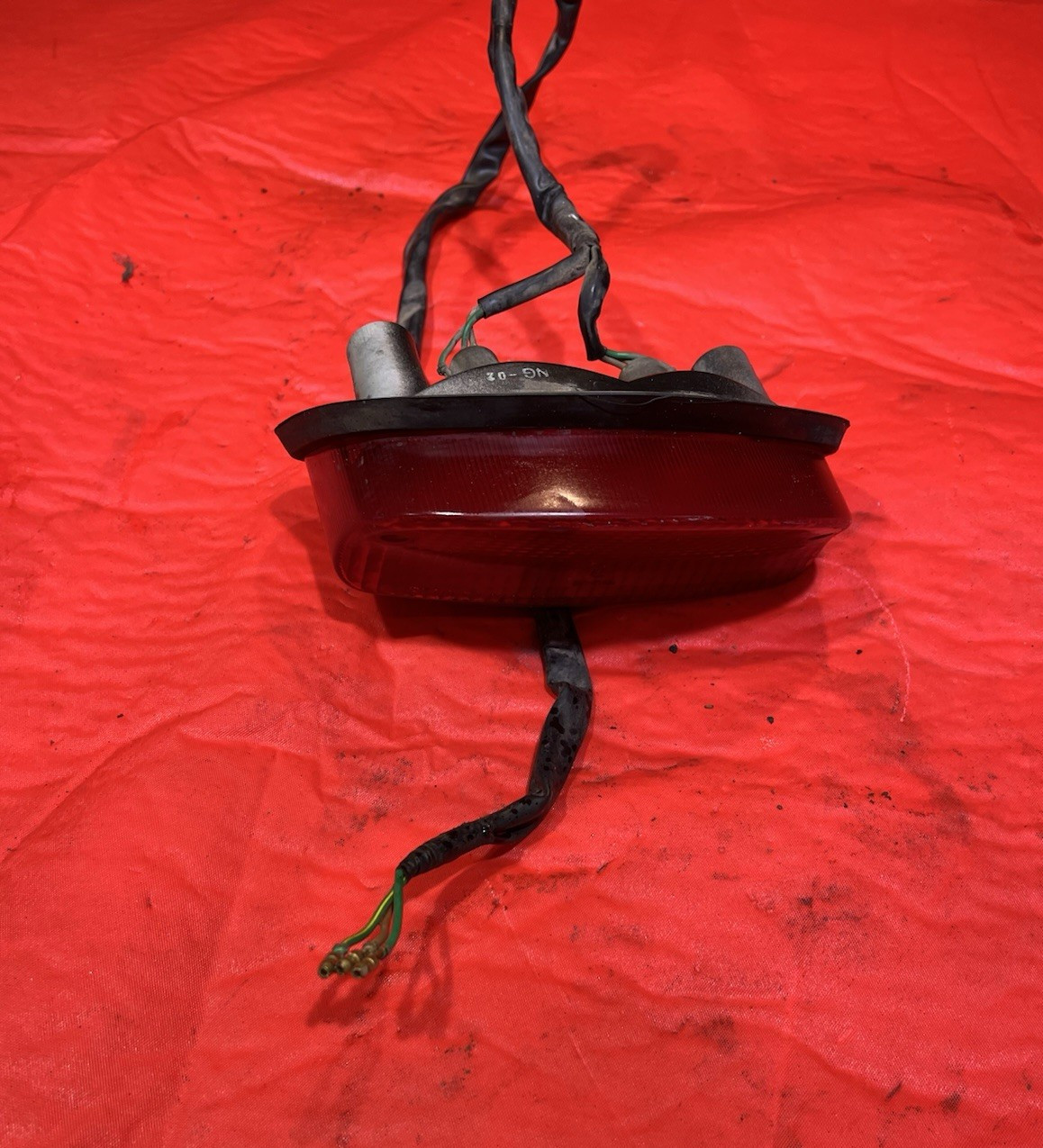 2002 HONDA SHADOW DELUXE VT600CD REAR TAIL BRAKE LIGHT TAILLIGHT 33704-MZ8-L51