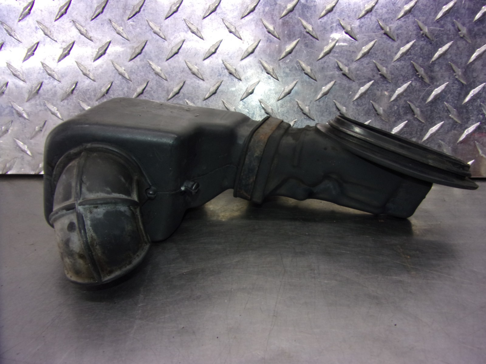 1056 P HONDA SHADOW AERO 750 2006 OEM AIR INTAKE TUBE DUCT